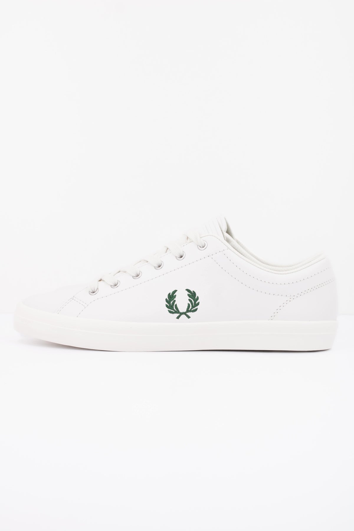 FRED PERRY BASELINE LEATHER en color BLANCO  (1)