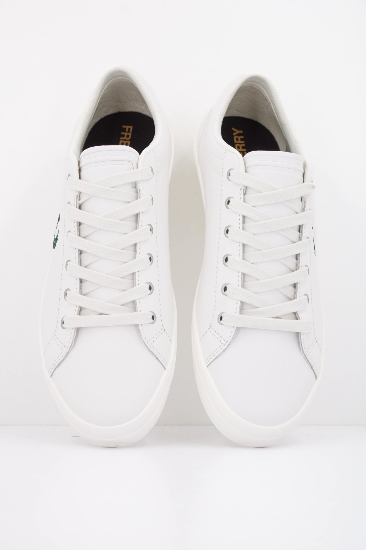 FRED PERRY BASELINE LEATHER en color BLANCO  (3)
