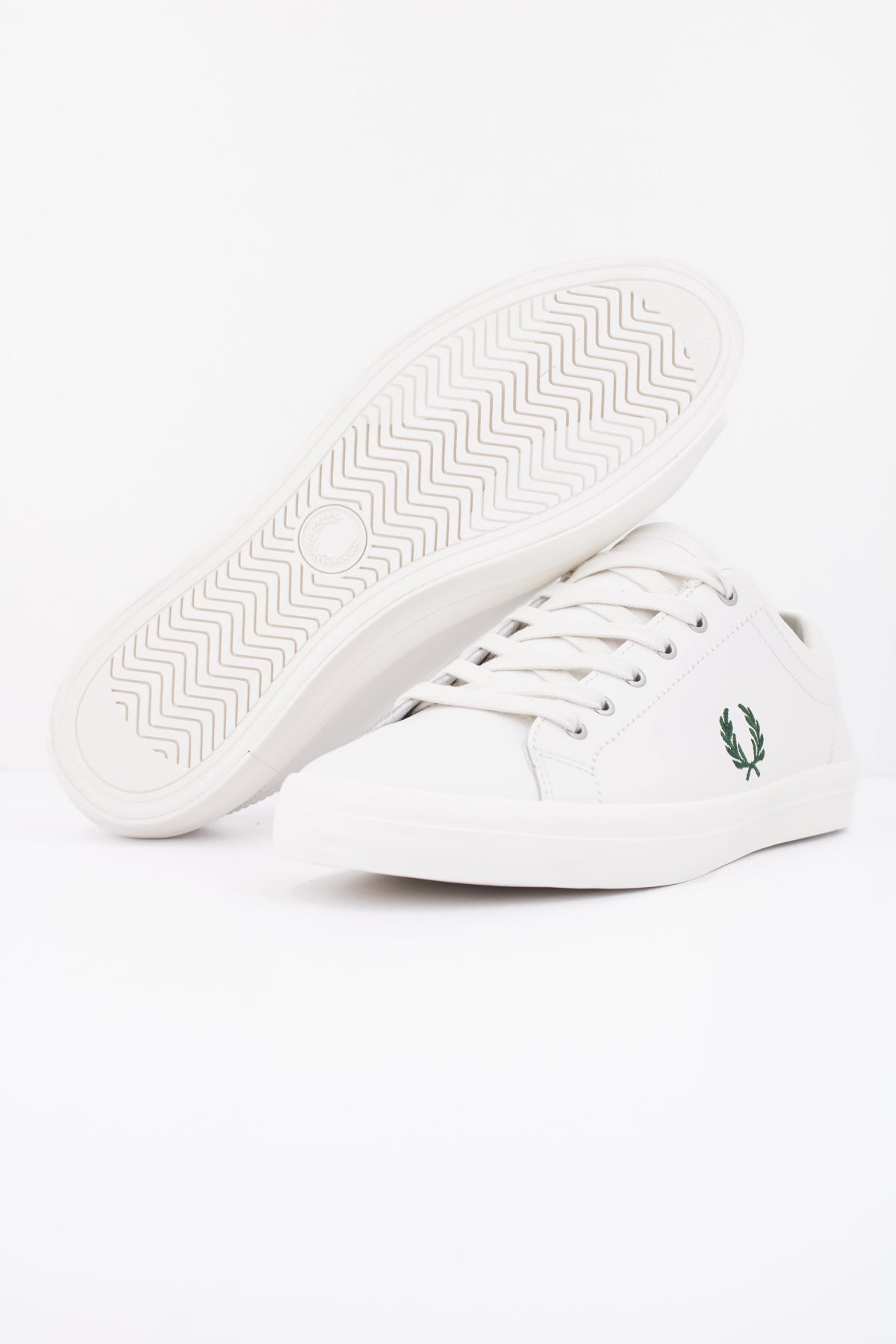 FRED PERRY BASELINE LEATHER en color BLANCO  (5)
