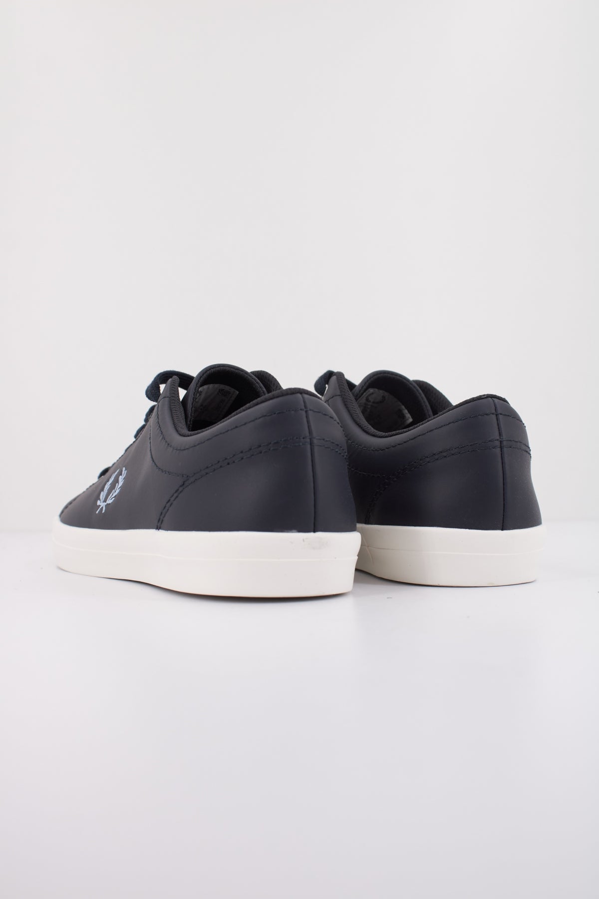 FRED PERRY BASELINE LEATHER en color AZUL  (4)