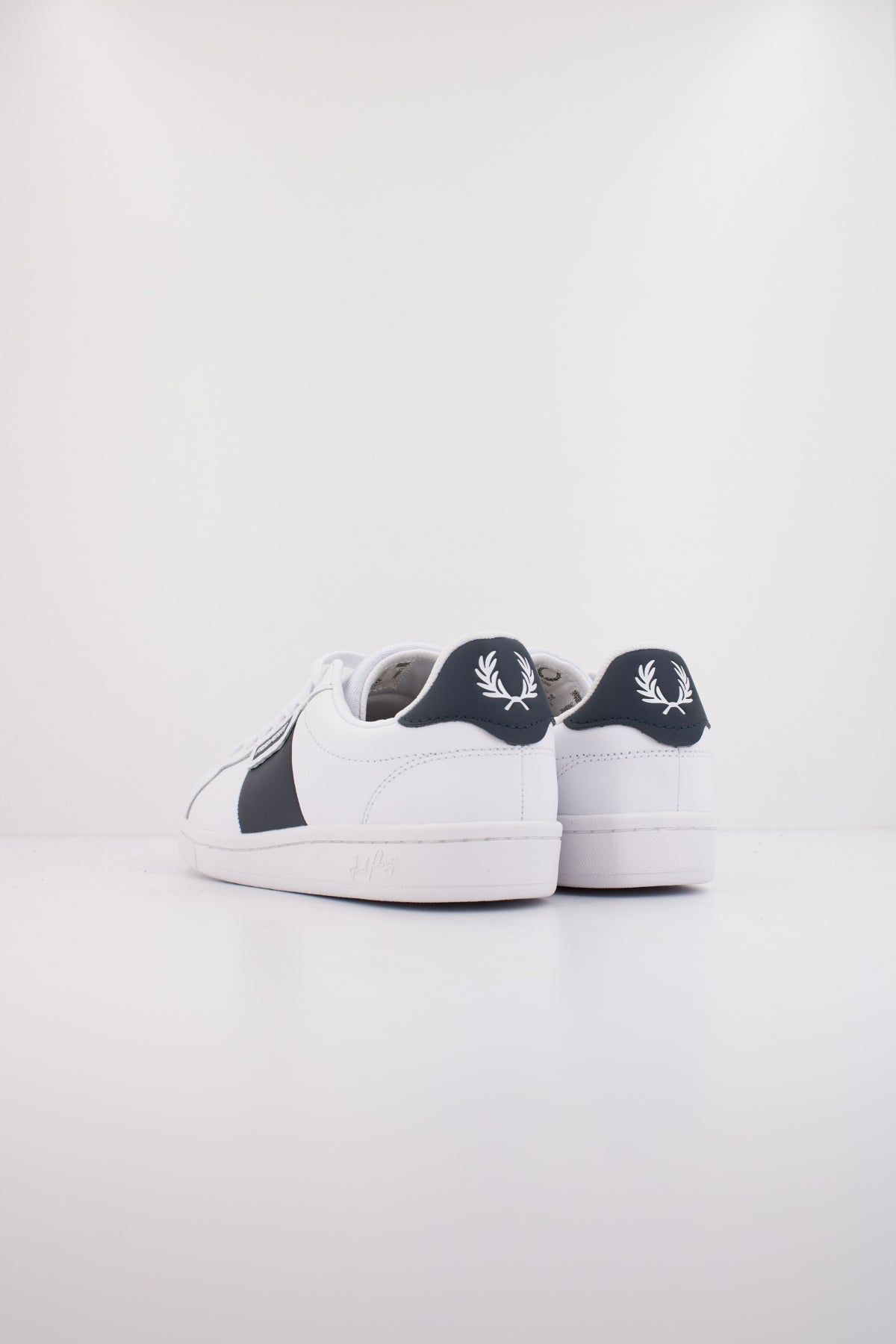 FRED PERRY LEATHER BRANDE en color BLANCO  (4)