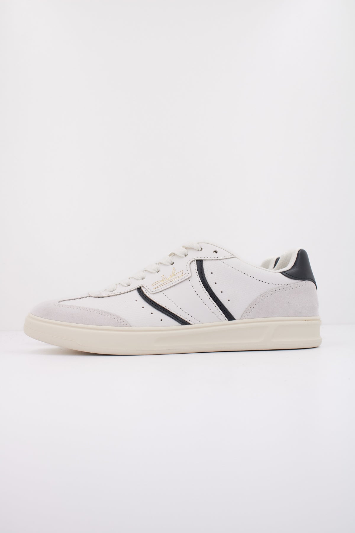 FRED PERRY  B EMBOSSED LEATHER  en color BLANCO  (1)