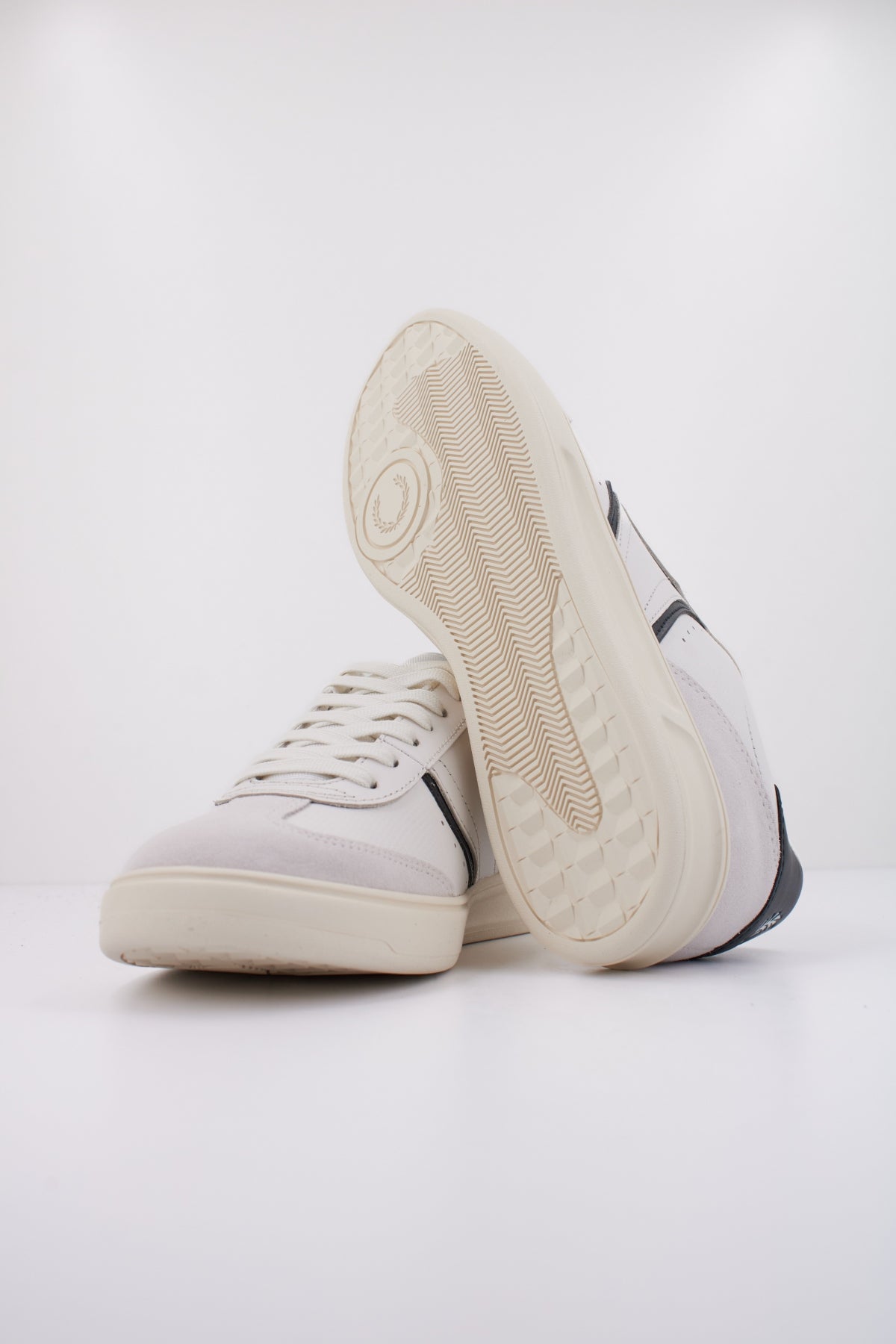FRED PERRY B  en color BLANCO  (5)