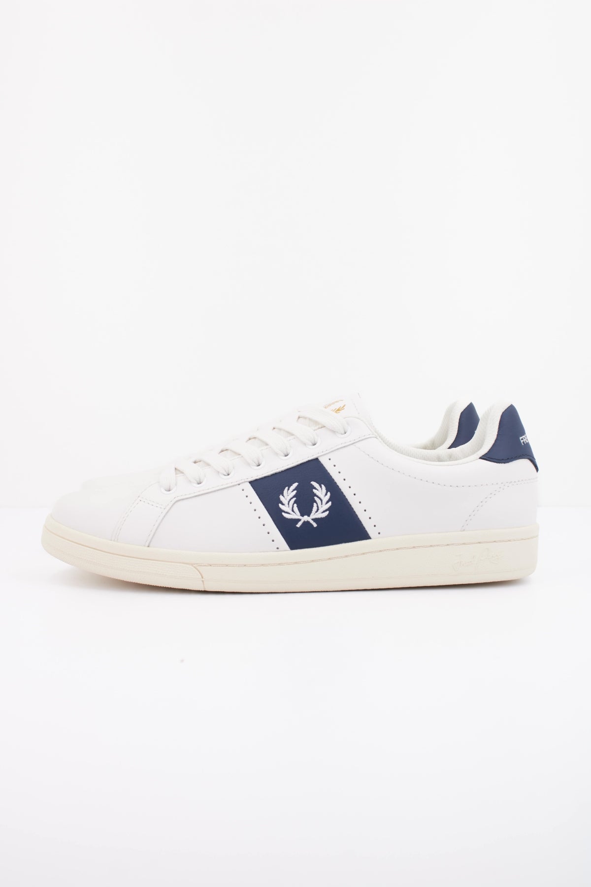 FRED PERRY B LEATHER en color BLANCO  (1)