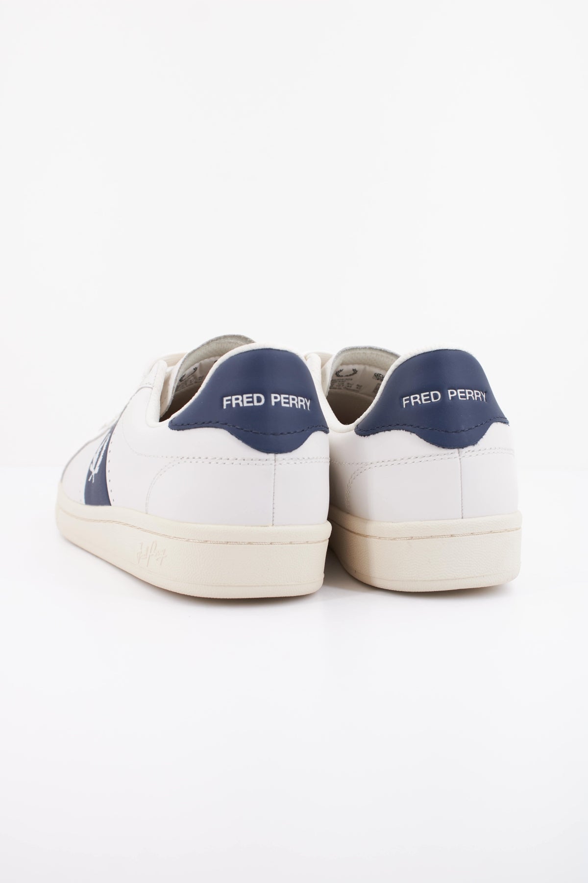FRED PERRY B LEATHER en color BLANCO  (4)