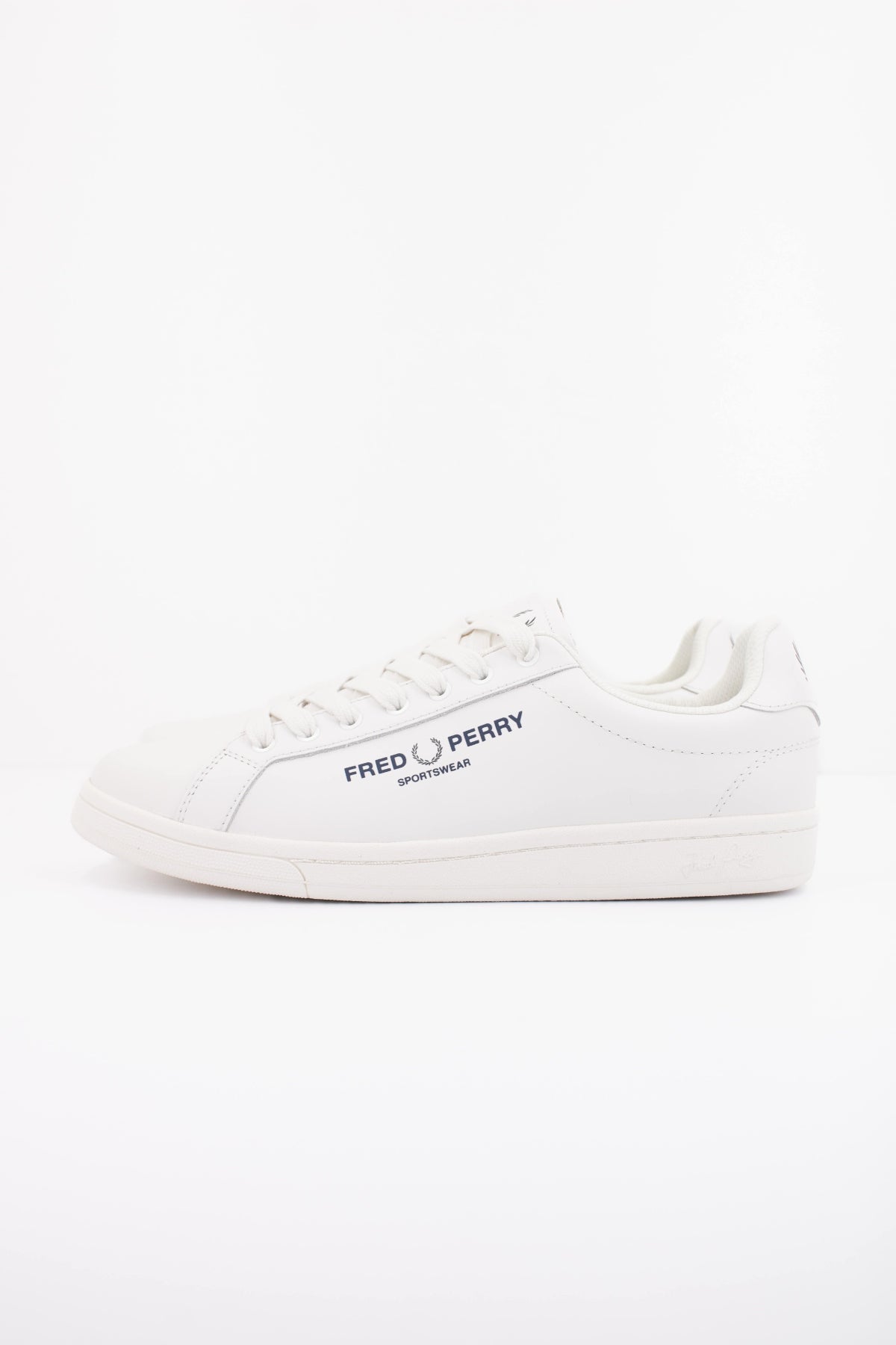 FRED PERRY LEATHER BRANDE en color BLANCO  (1)