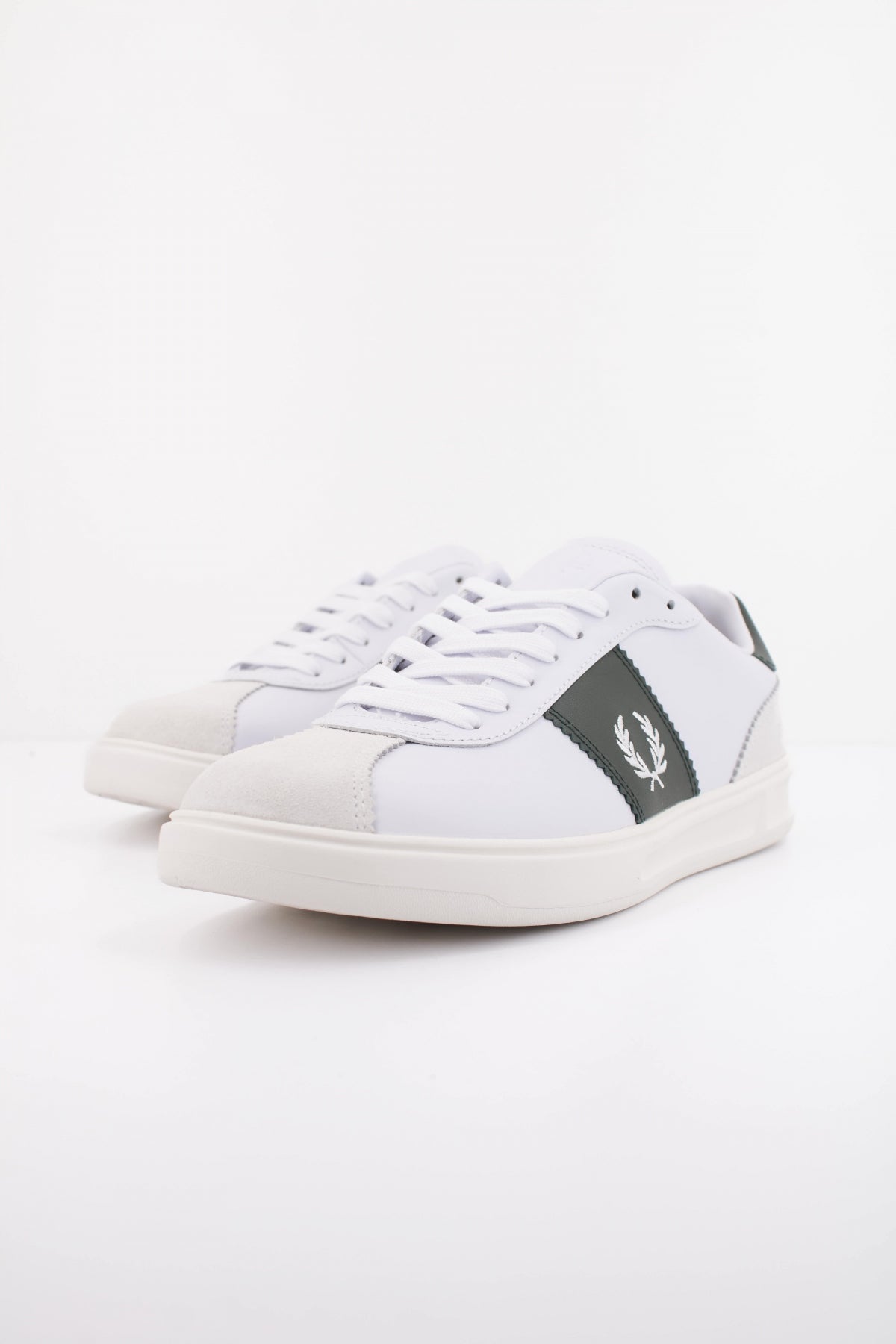 FRED PERRY B LEATHER SUEDE en color BLANCO  (2)