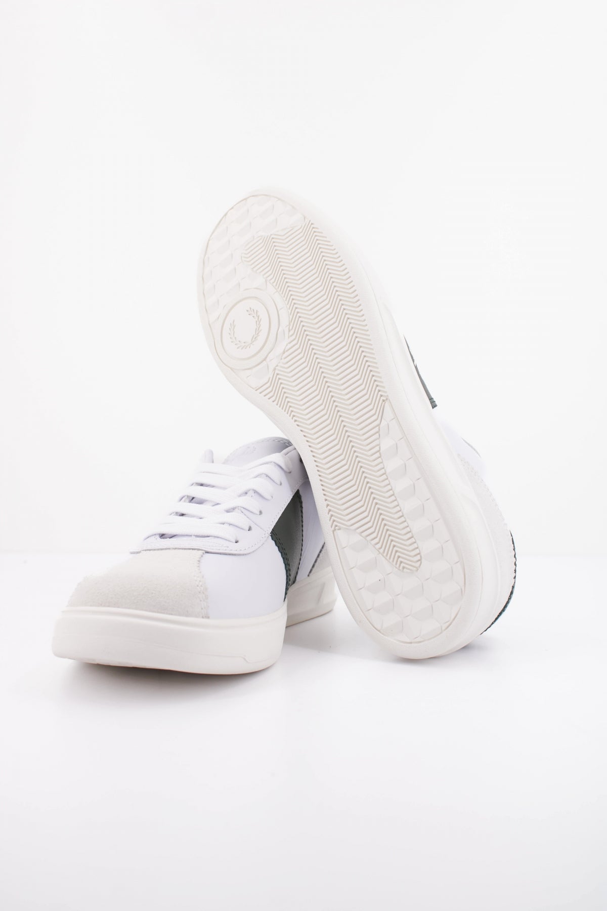 FRED PERRY B LEATHER SUEDE en color BLANCO  (5)