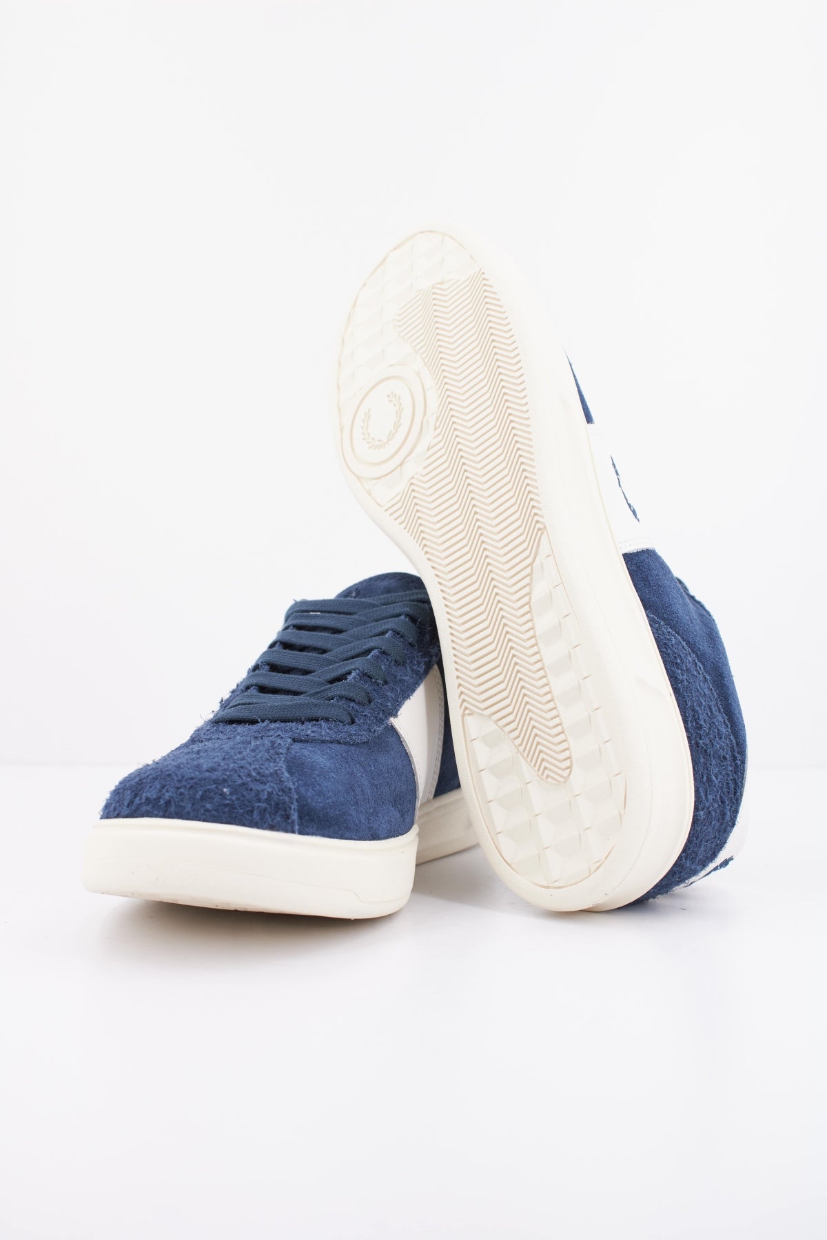 FRED PERRY SUEDE LEATHER en color AZUL  (5)