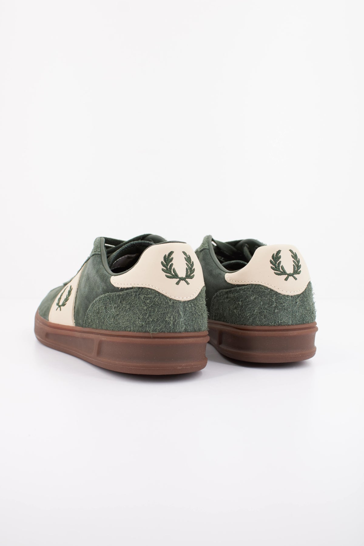 FRED PERRY SUEDE LEATHER en color VERDE  (4)