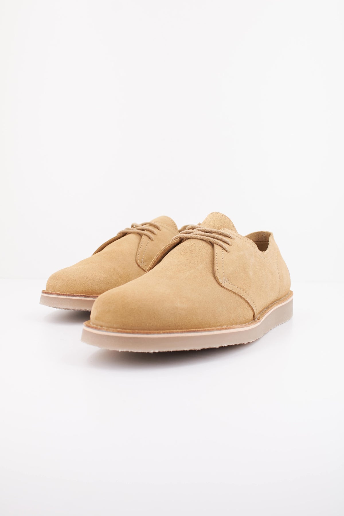 FRED PERRY LINDEN SUEDE en color MARRON CLARO  (2)