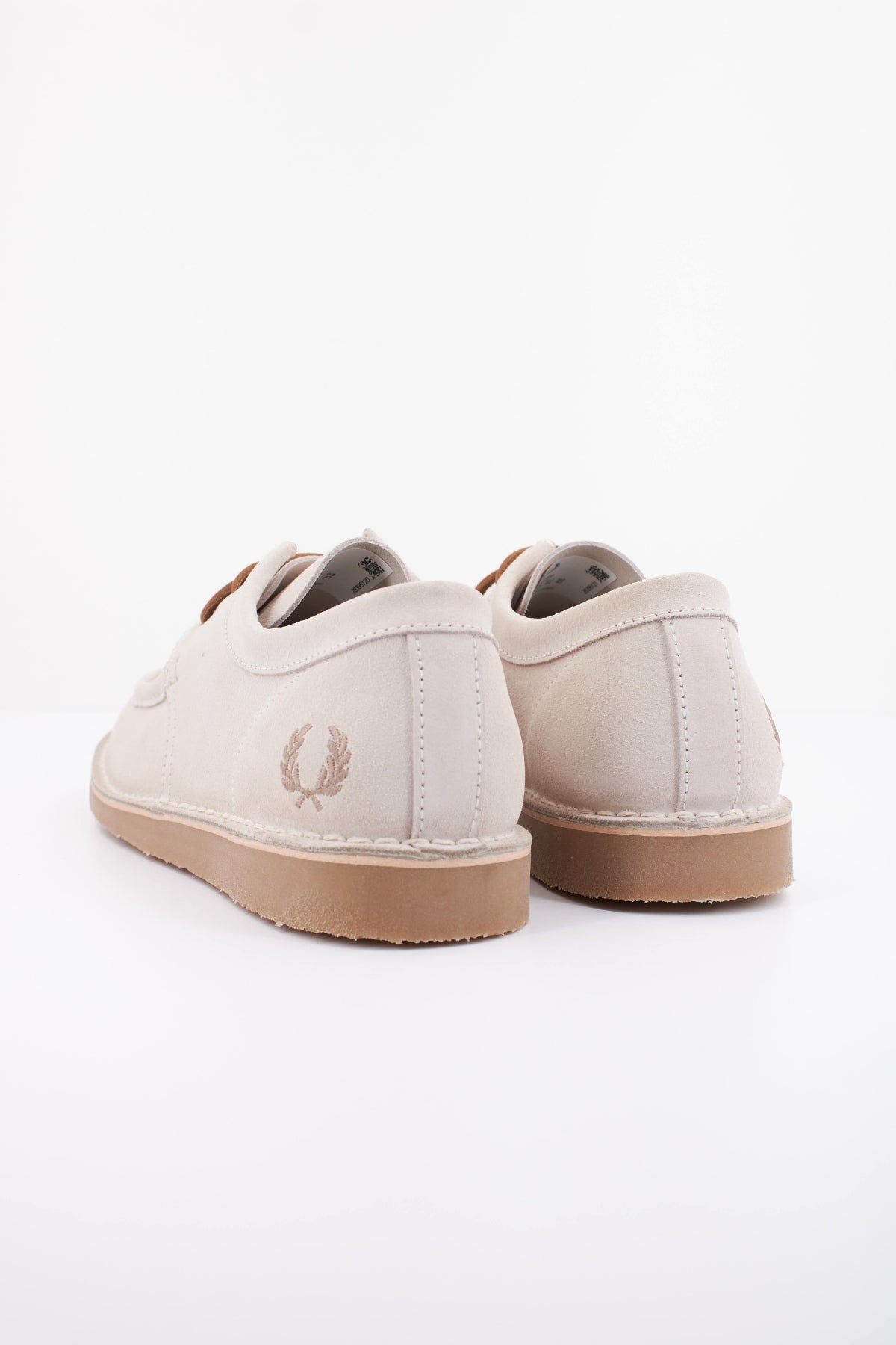 FRED PERRY KENNEY LOW SUEDE  en color BEIS  (4)