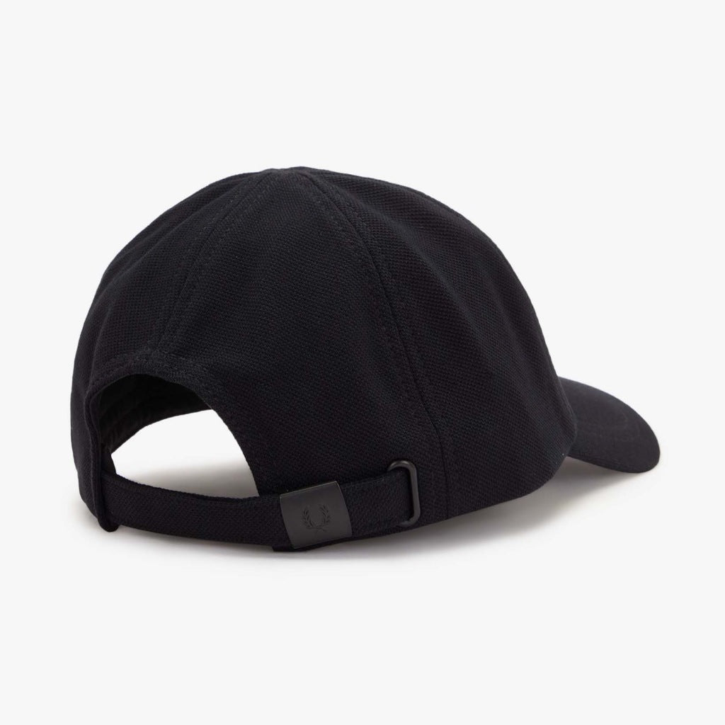 FRED PERRY PIQUE CLASSIC CAP en color NEGRO  (5)