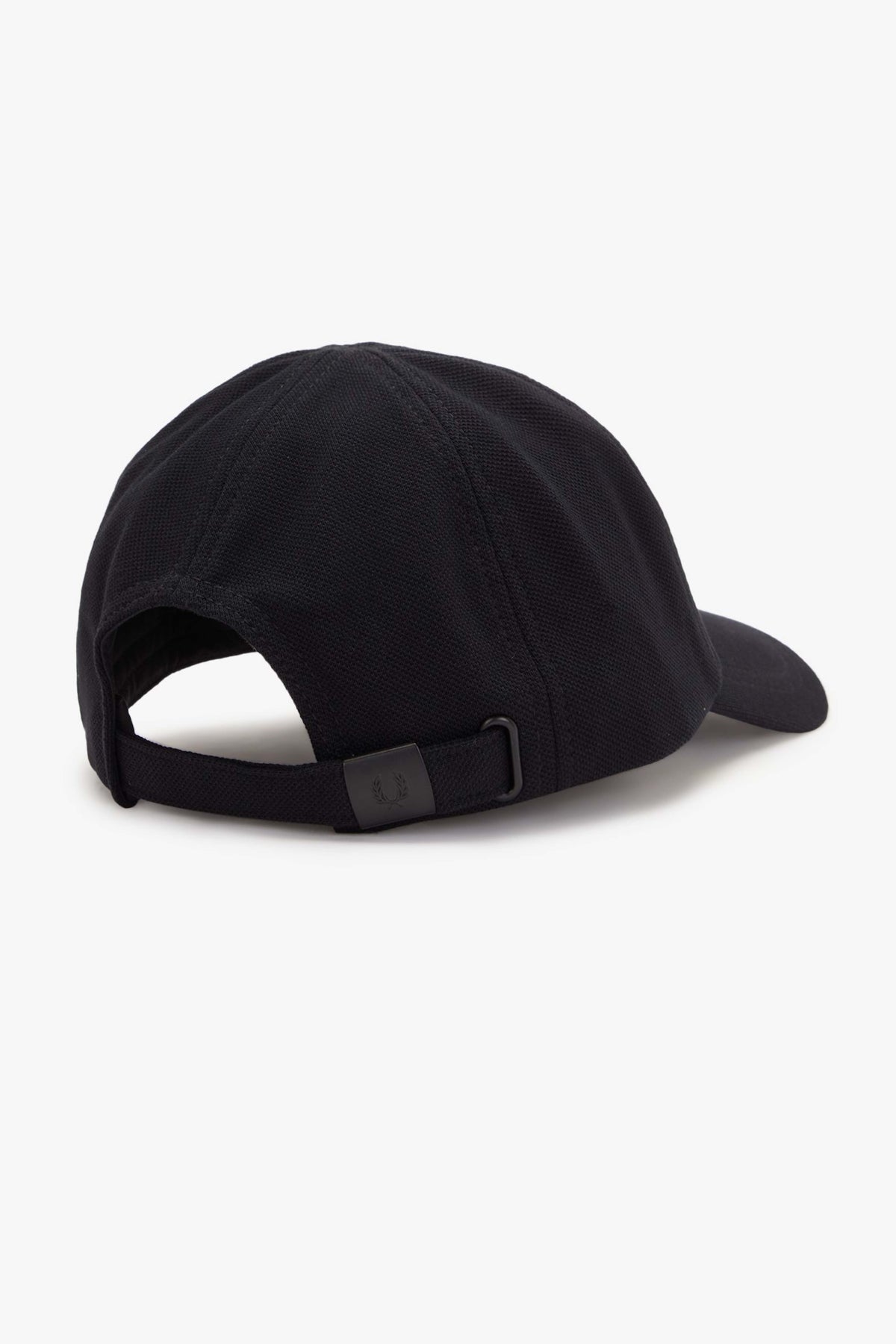 FRED PERRY PIQUE CLASSIC CAP en color NEGRO  (2)