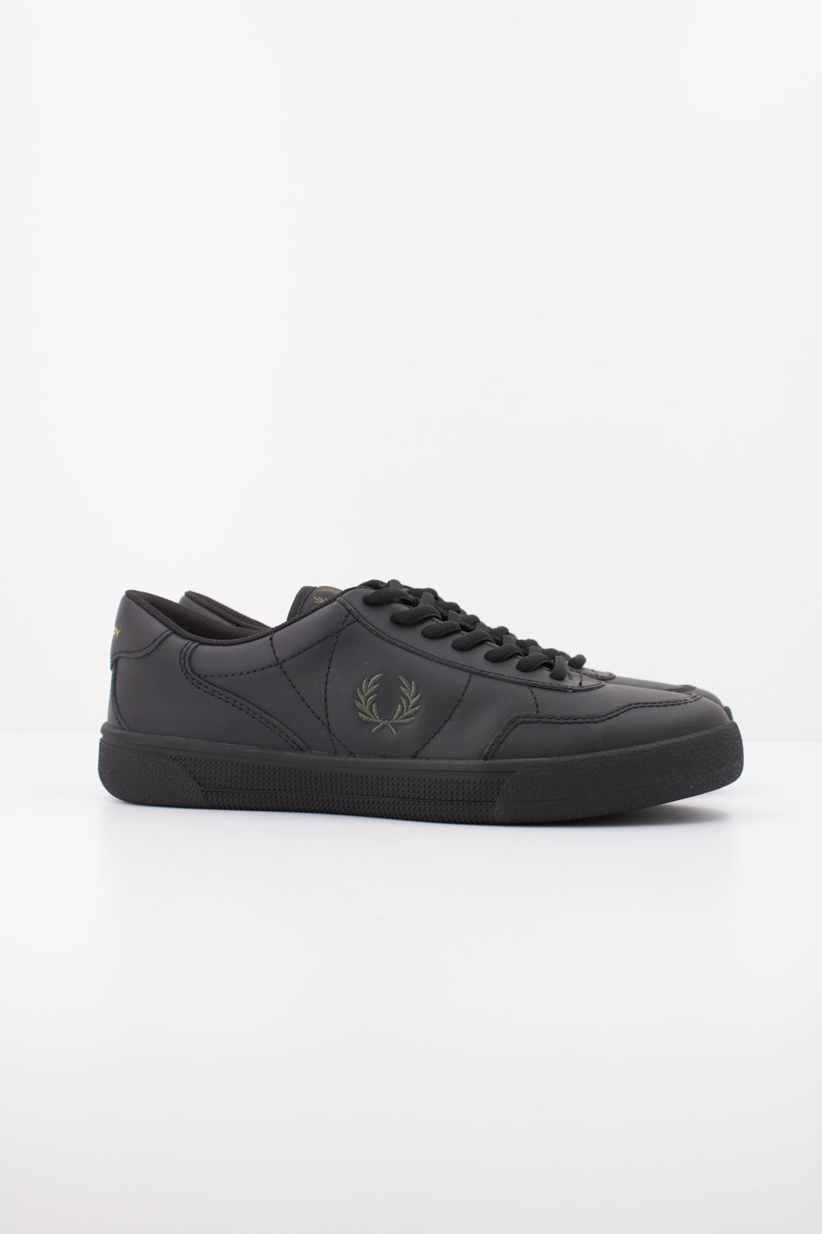 FRED PERRY BFP  en color NEGRO  (2)
