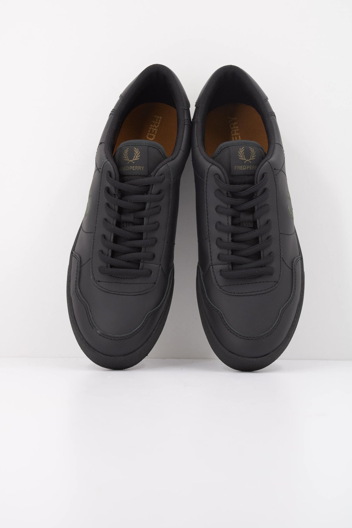 FRED PERRY BFP  en color NEGRO  (5)