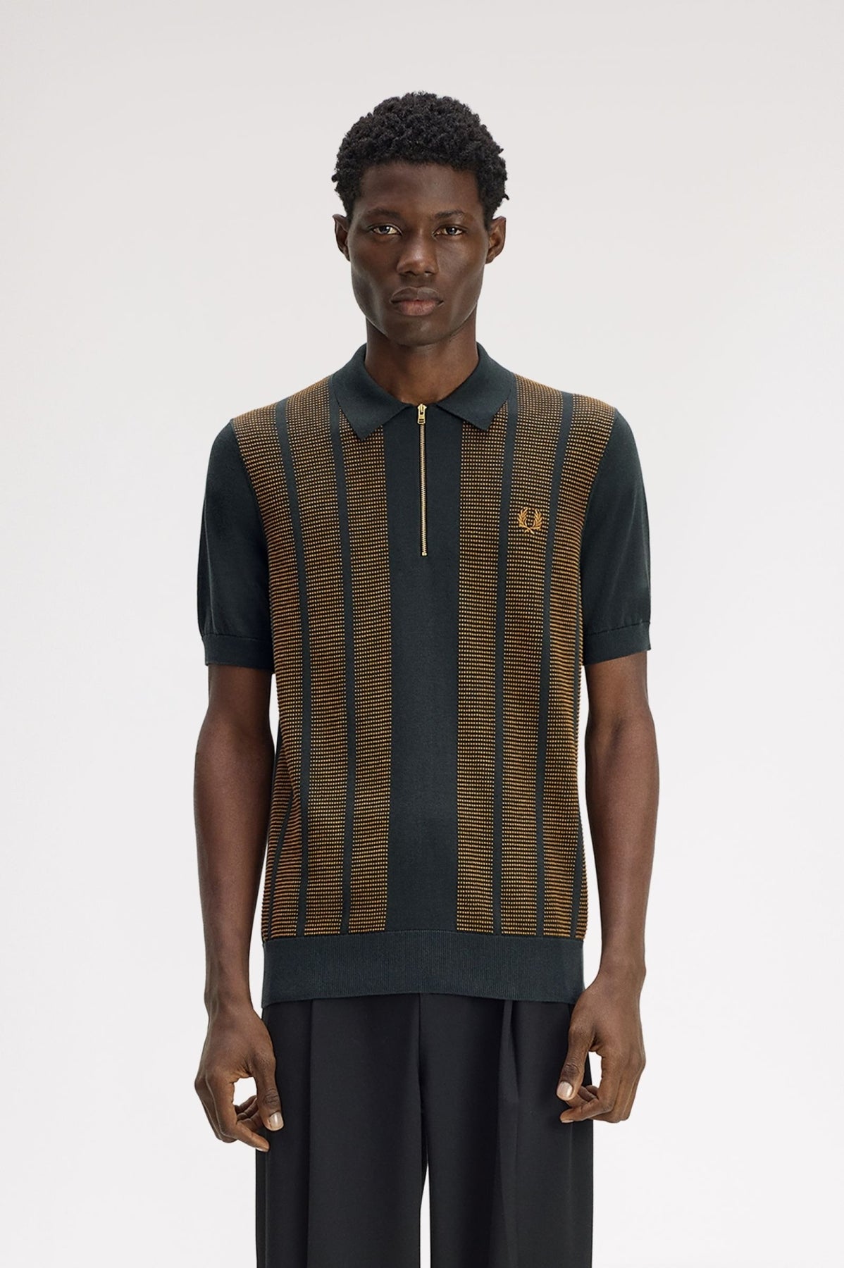 FRED PERRY TEXTURED PANEL KNITTED SHIRT en color VERDE  (1)