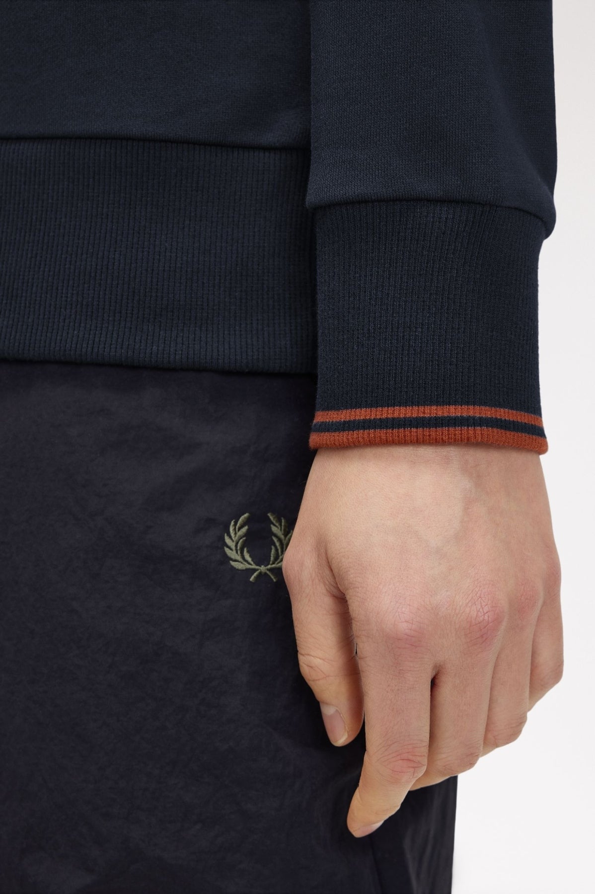 FRED PERRY HALF ZIP COLLARED SWEATSHIRT en color AZUL  (5)