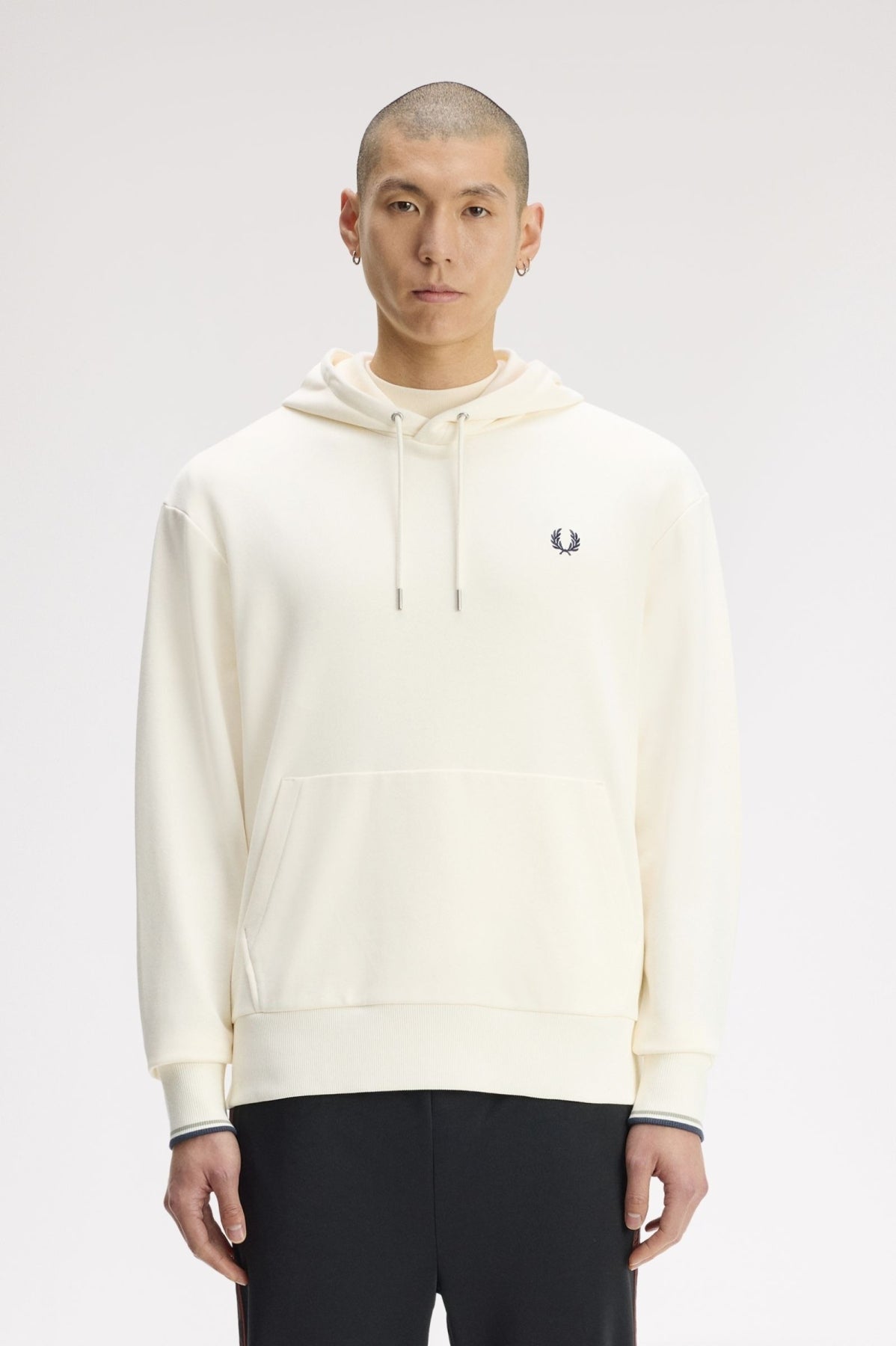 FRED PERRY TIPPED HOODED SWEATSHIRT en color BLANCO  (1)