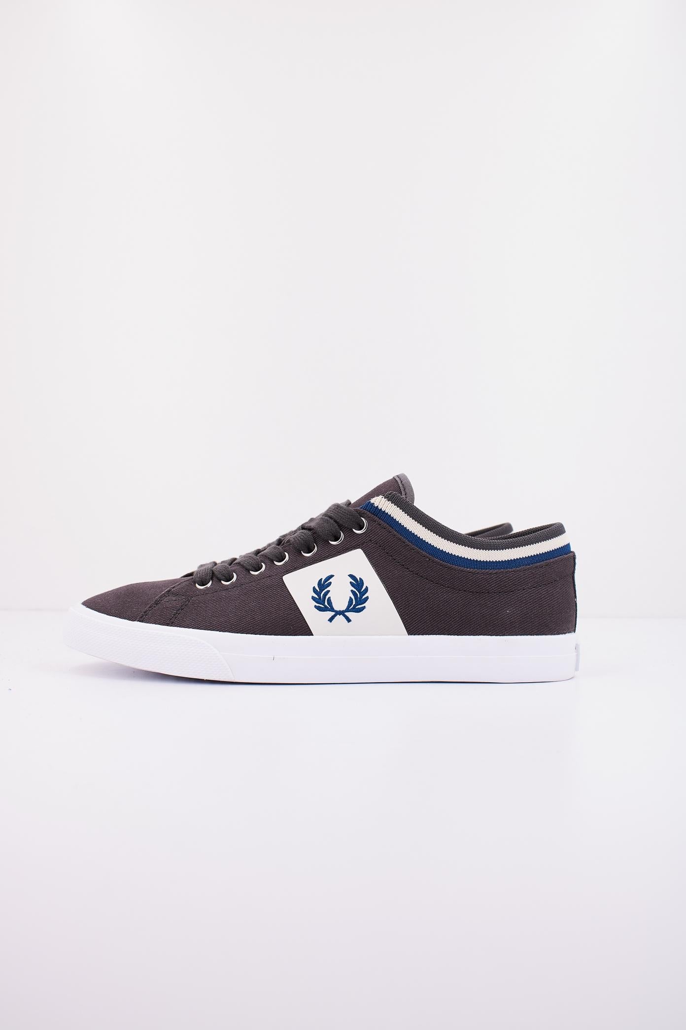 FRED PERRY UNDERSPIN TIPPED CT en color MARRON  (1)
