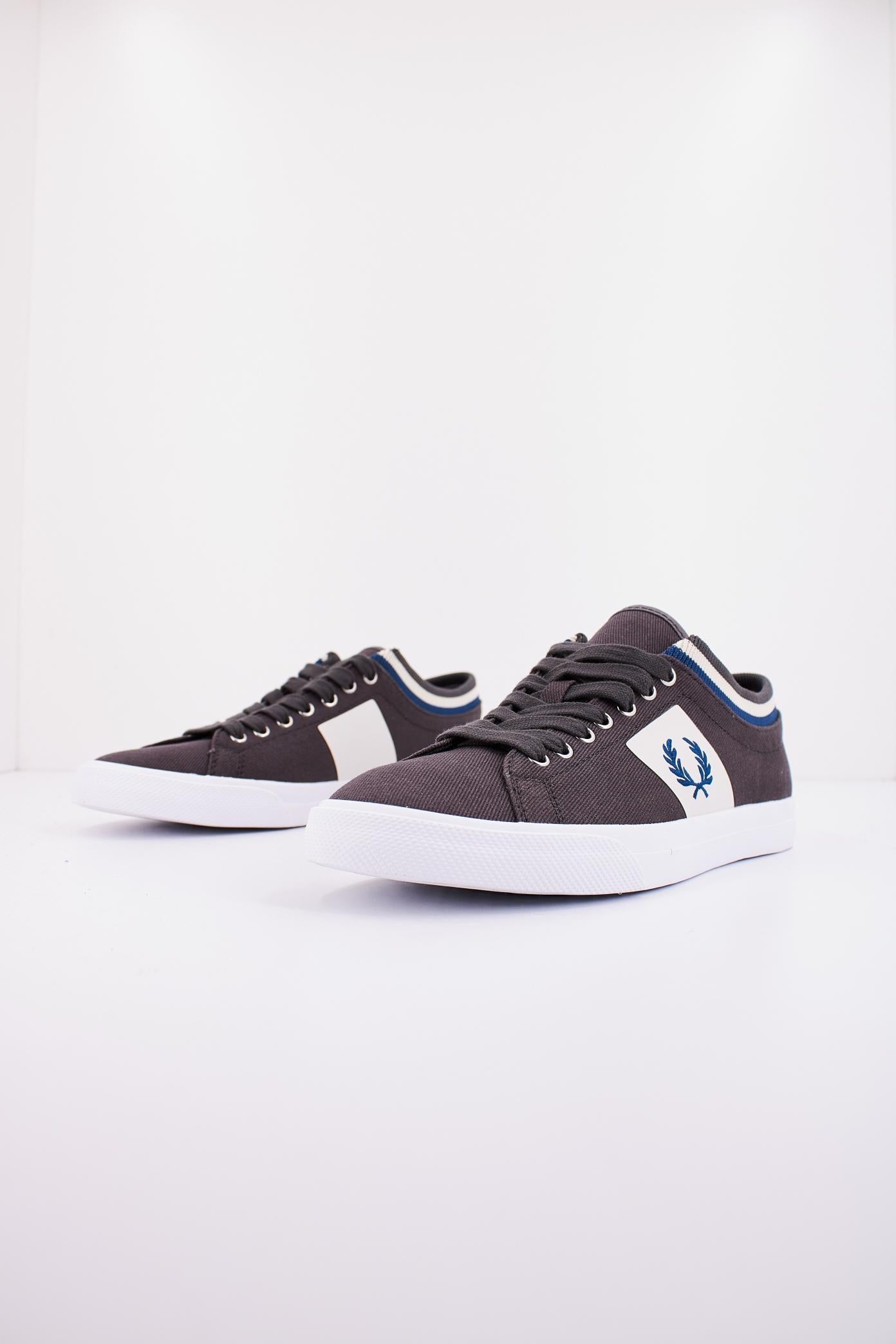 FRED PERRY UNDERSPIN TIPPED CT en color MARRON  (2)