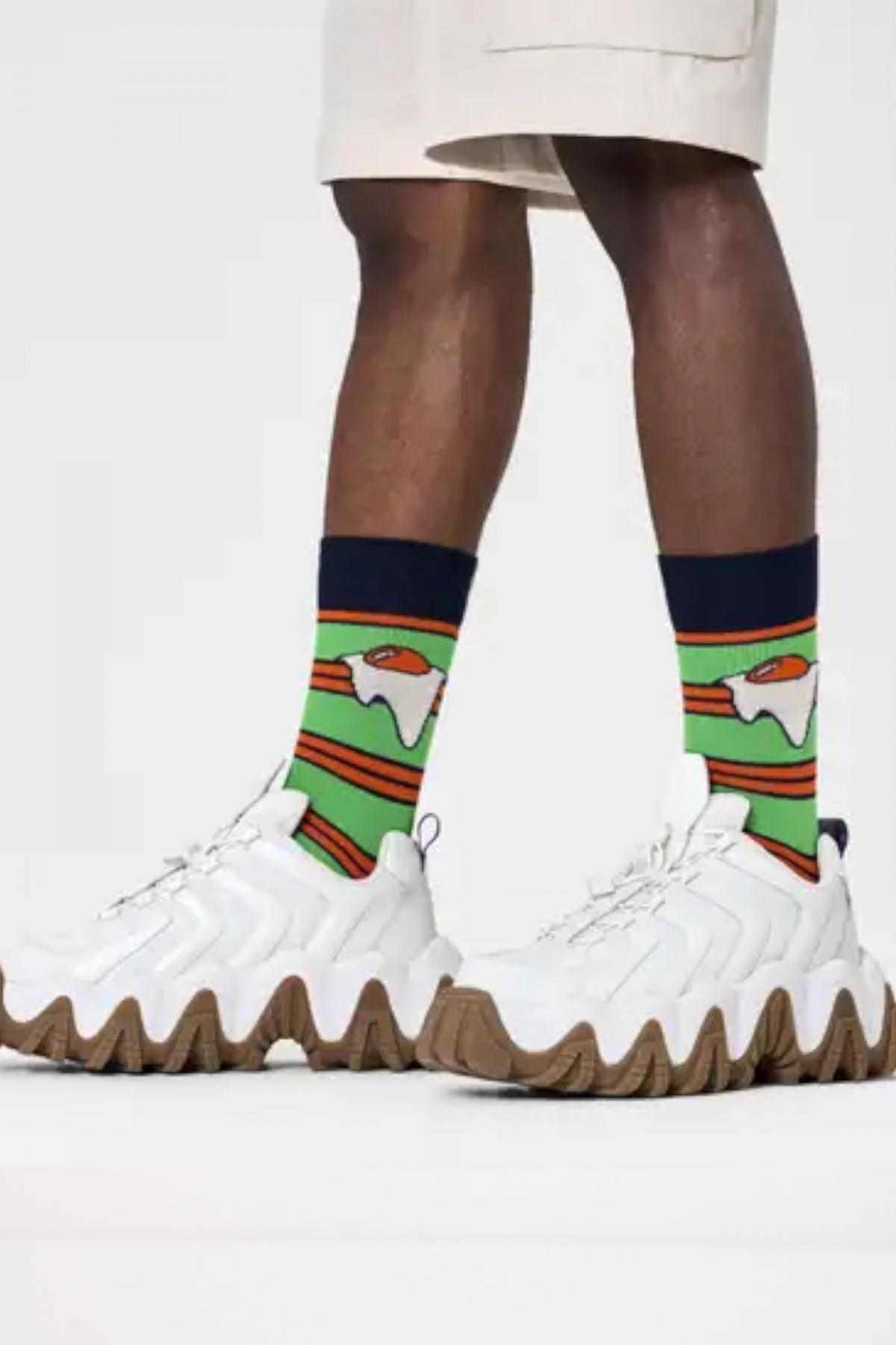 HAPPY SOCKS EGG ON STRIPE en color VERDE  (2)