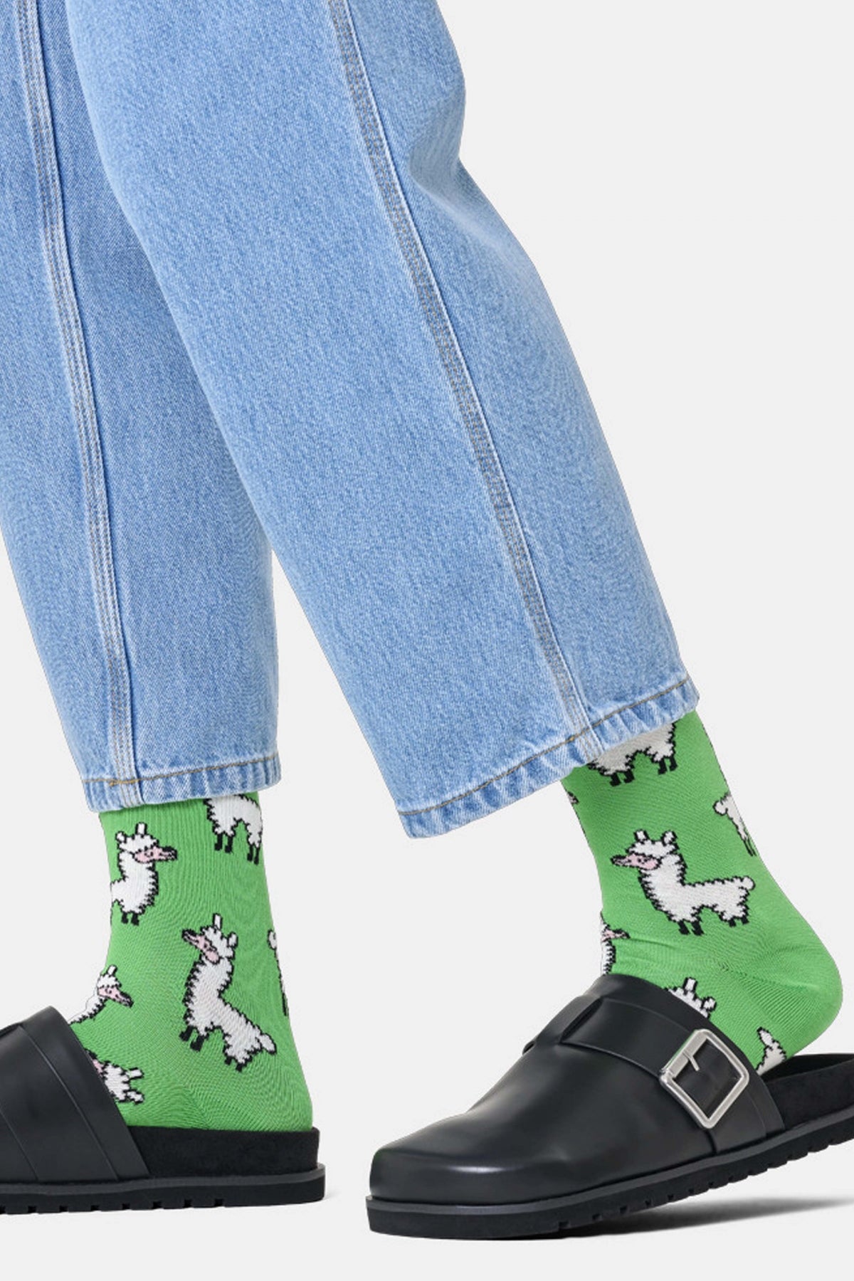 HAPPY SOCKS LLAMA en color VERDE  (1)