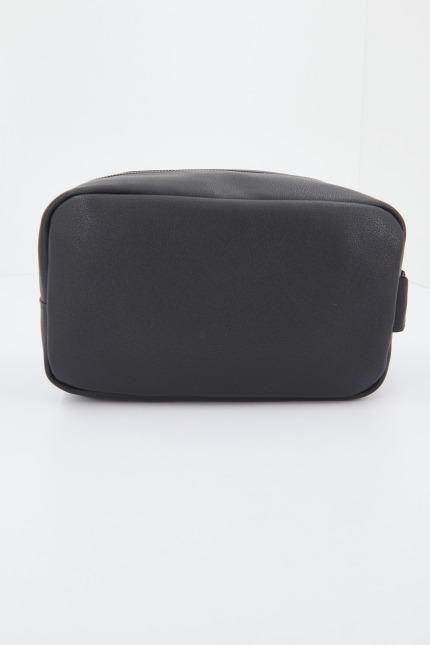 CALVIN KLEIN EXPLORER WASHBAG en color NEGRO  (3)
