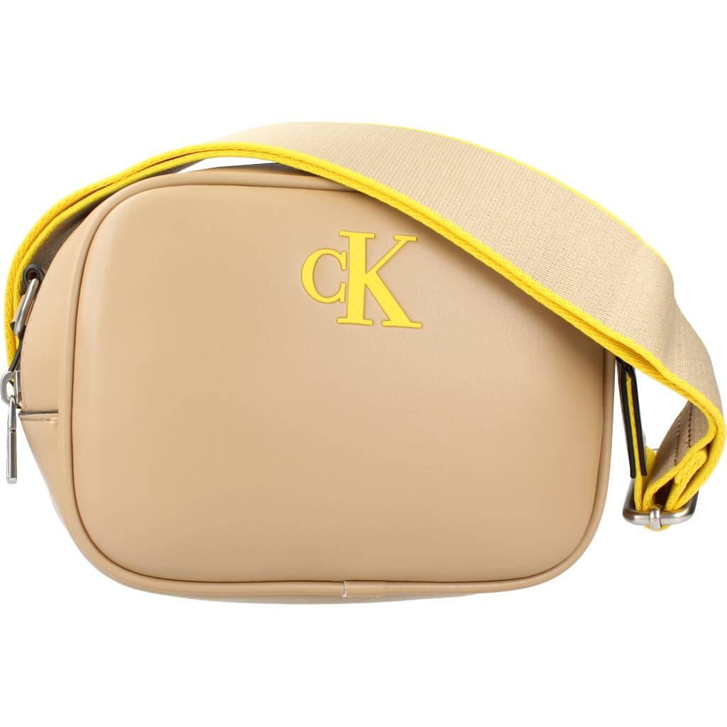 CALVIN KLEIN  SLEEK CAMERA BAG SOLID en color BEIS  (1)