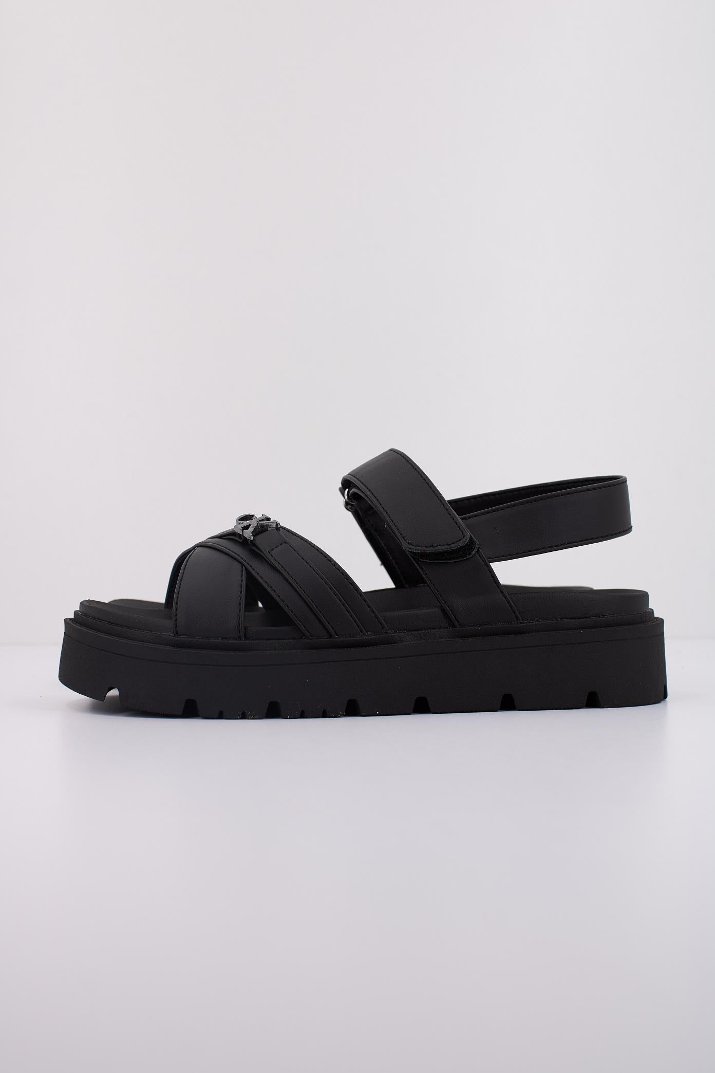 CALVIN KLEIN VA  en color NEGRO  (1)