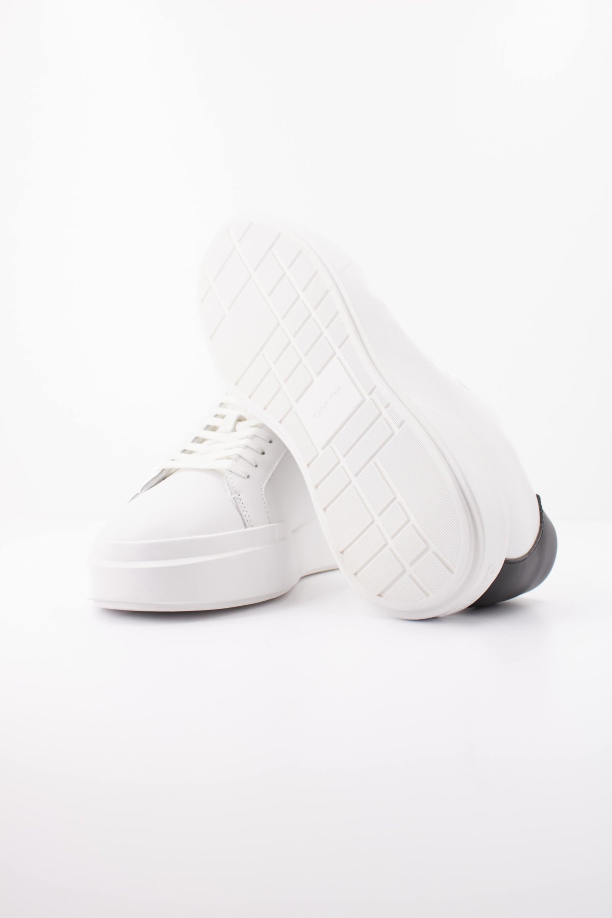 CALVIN KLEIN YMYM en color BLANCO  (5)