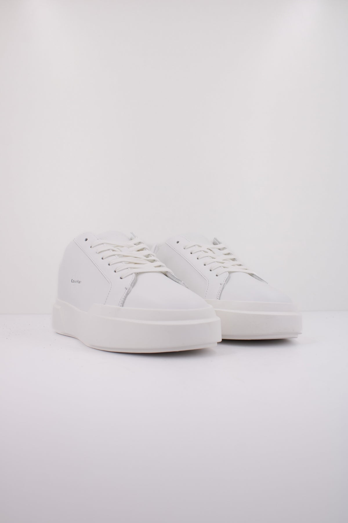 CALVIN KLEIN CHUNKY CUPSOLE LACEUP LT en color BLANCO  (2)