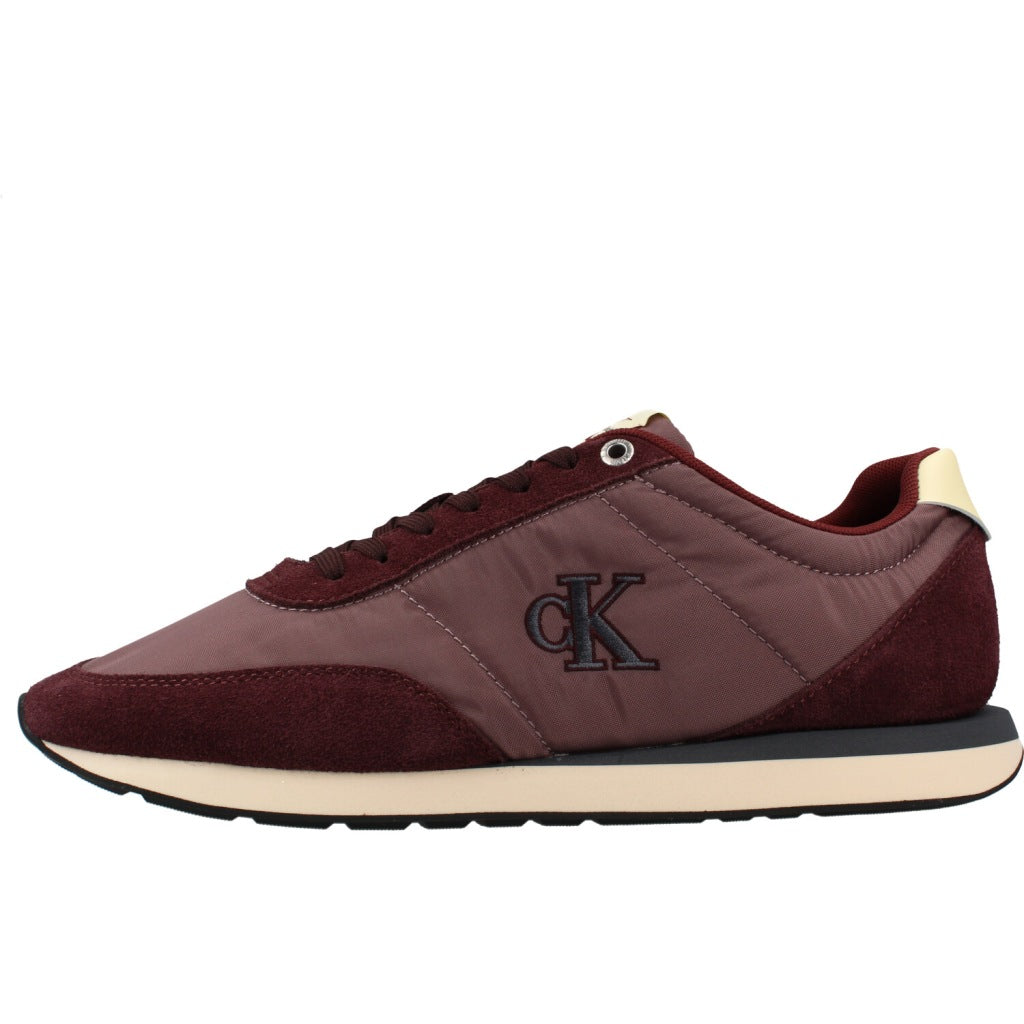 CALVIN KLEIN RETRO RUNNER ESS en color BURDEOS  (2)