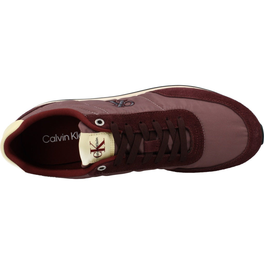CALVIN KLEIN RETRO RUNNER ESS en color BURDEOS  (7)