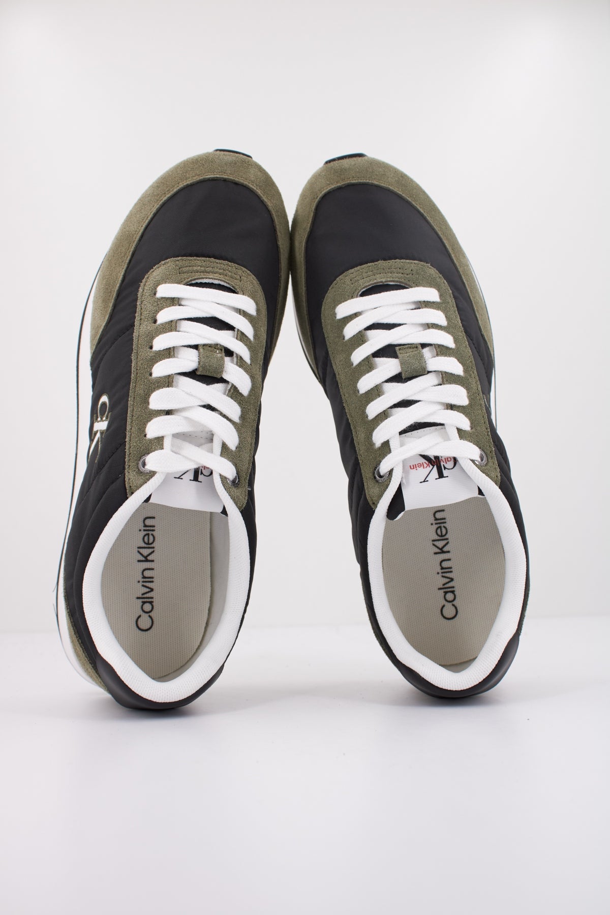 CALVIN KLEIN RETRO RUNNER ESS MIX MAT en color VERDE  (3)