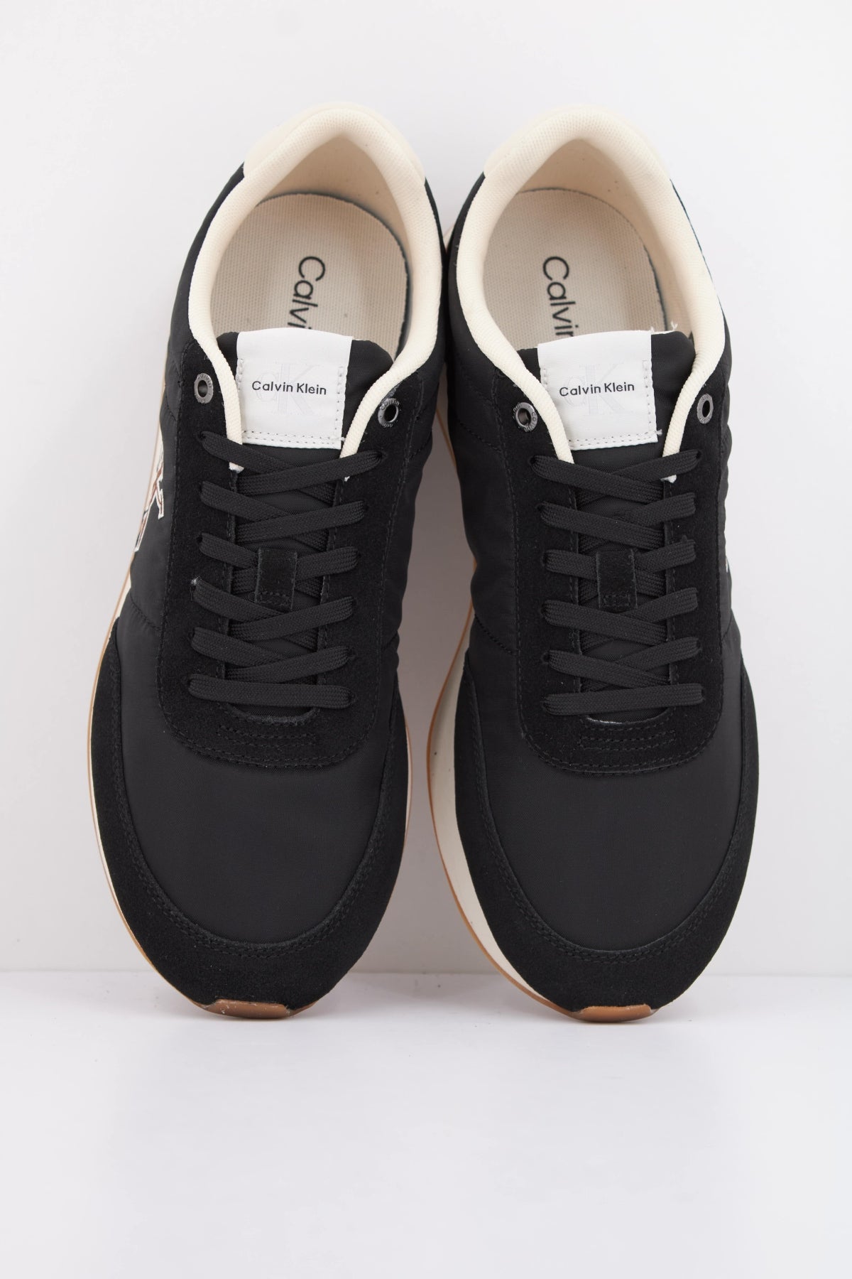 CALVIN KLEIN RETRO RUNNER ESS MIX MAT en color NEGRO  (3)