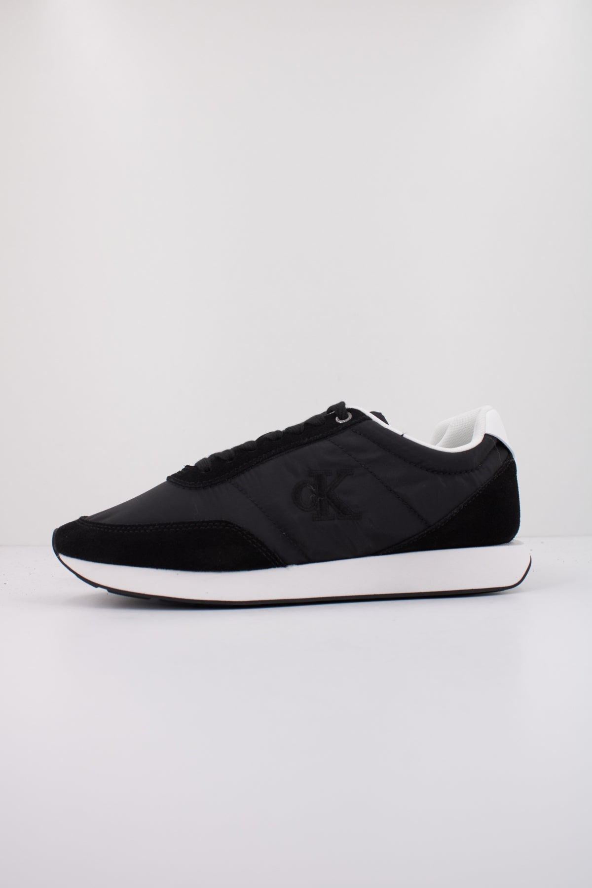 CALVIN KLEIN RETRO RUNNER LACE UP NY en color NEGRO  (1)