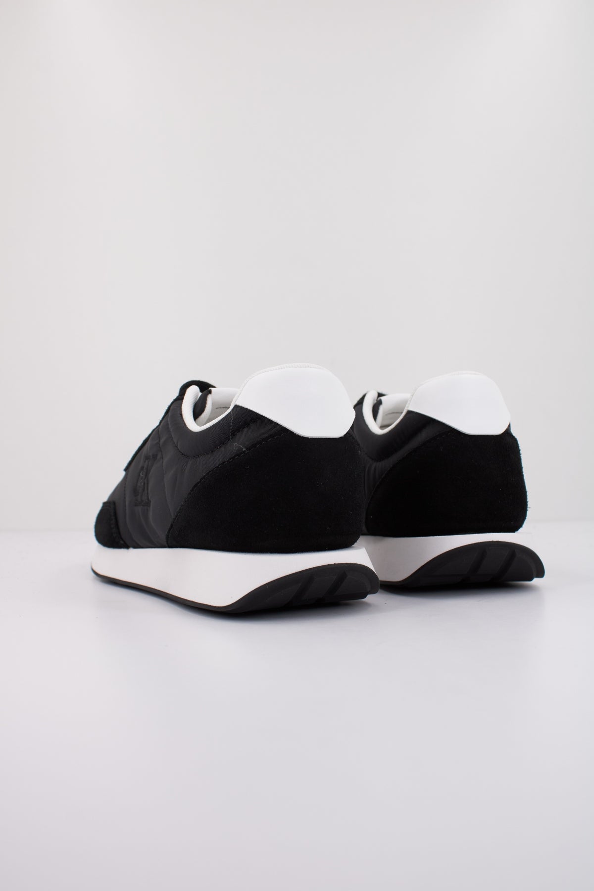 CALVIN KLEIN RETRO RUNNER LACE UP NY en color NEGRO  (4)