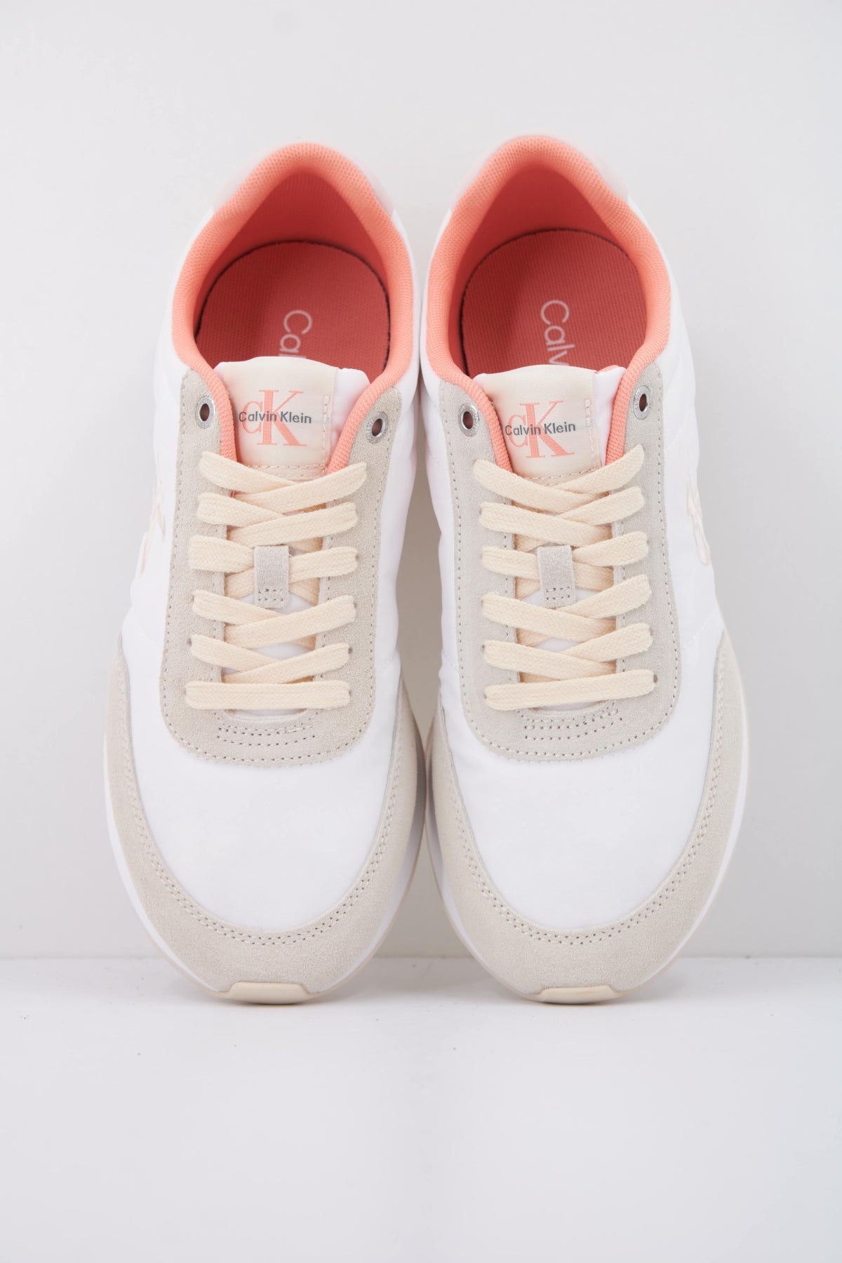 CALVIN KLEIN RETRO RUNNER LACE UP NY en color BEIS  (3)