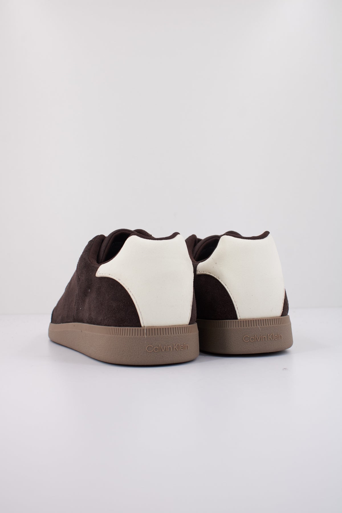 CALVIN KLEIN  LOW CUPSOLE LACEUP SU  en color MARRON  (4)