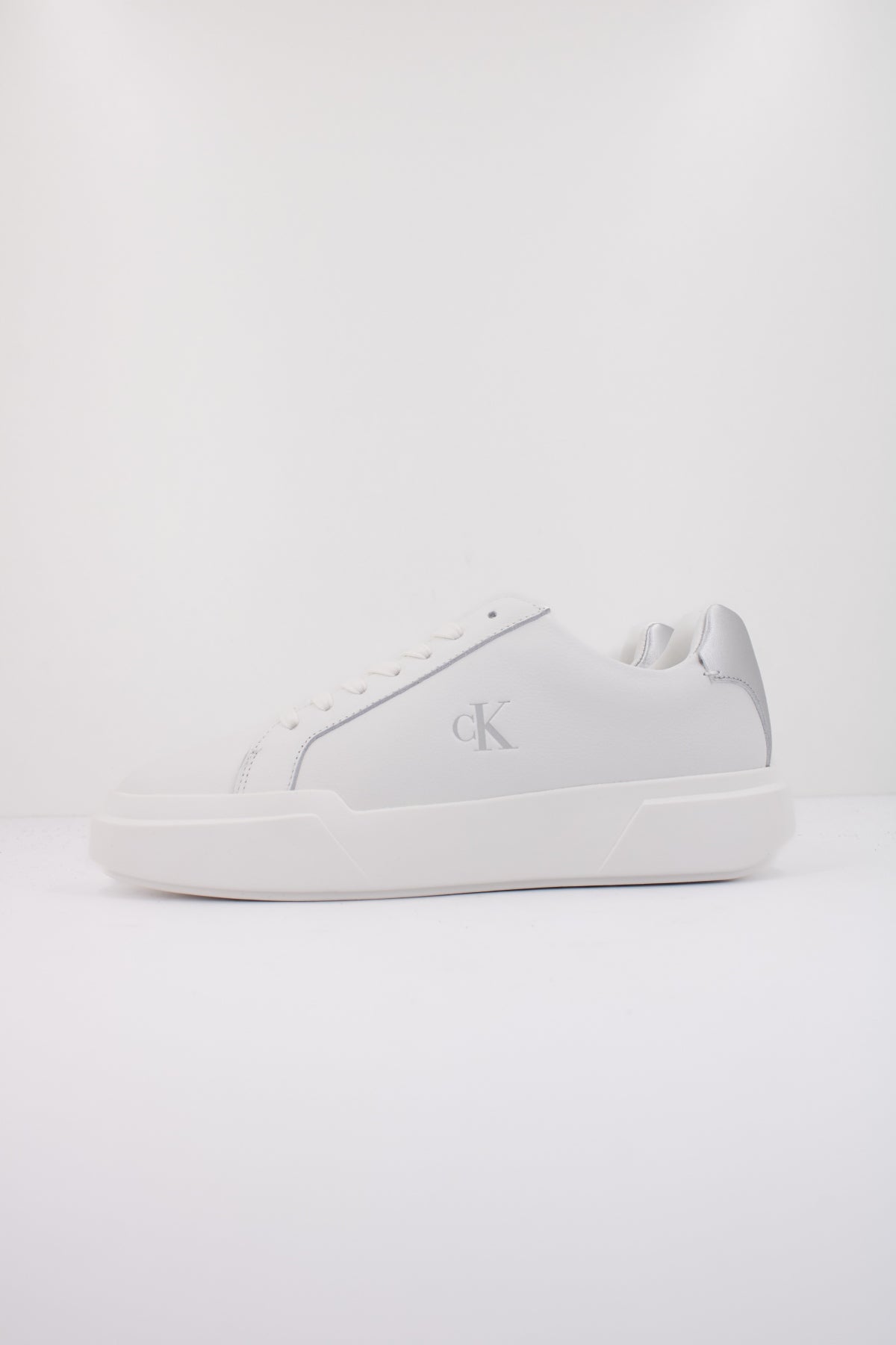 CALVIN KLEIN CHUNKY CUPSOLE LACEUP LT en color BLANCO  (1)