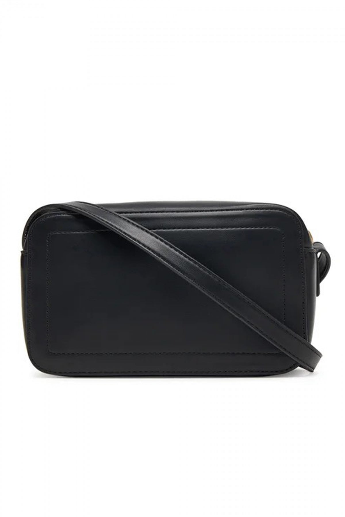CALVIN KLEIN RAISED CK CAMERA BAG en color NEGRO  (2)
