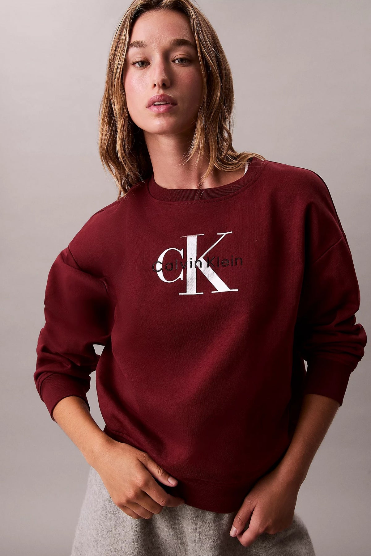 CALVIN KLEIN  LS MONOLOGO FRENCH TERRY en color ROJO  (2)