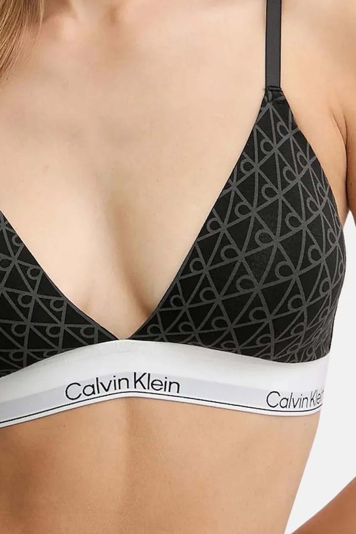 CALVIN KLEIN LIGHTLY LINED TRIANGLE en color NEGRO  (3)