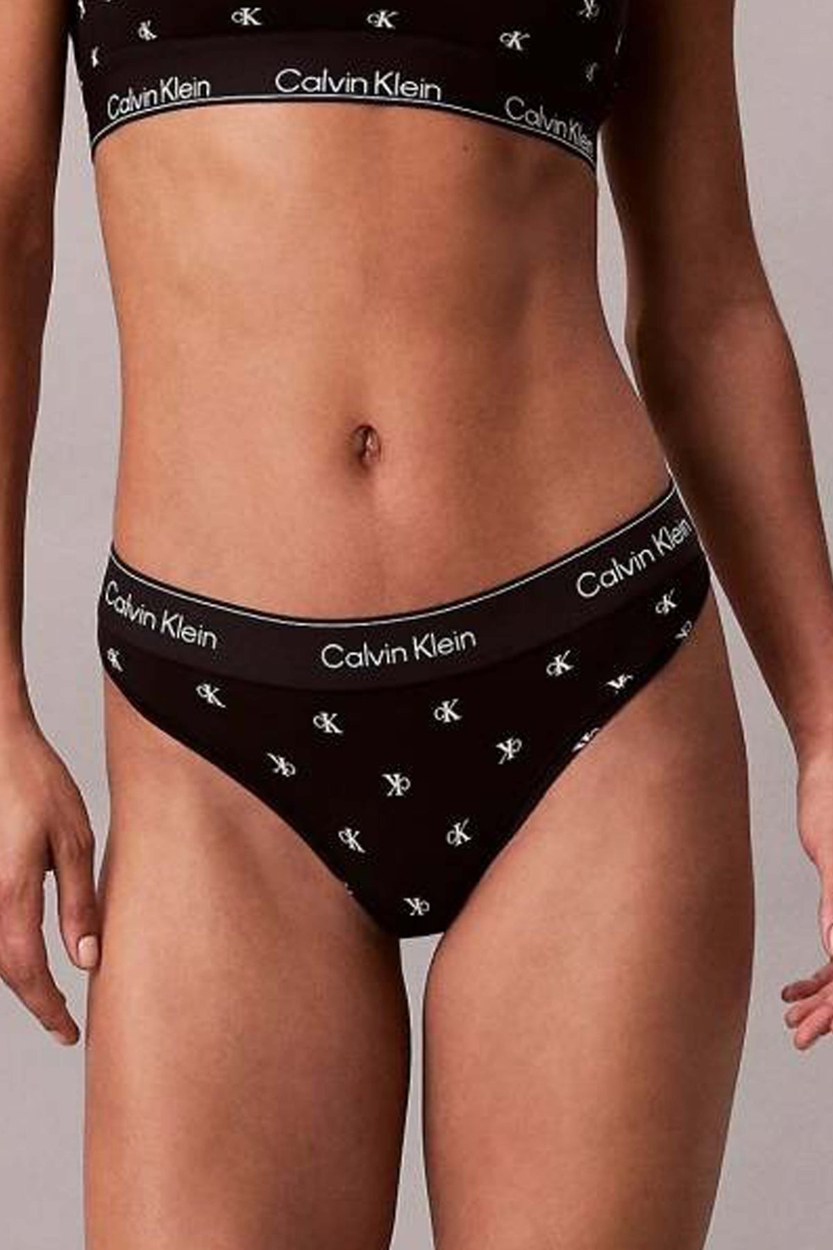 CALVIN KLEIN LVQF en color NEGRO  (3)
