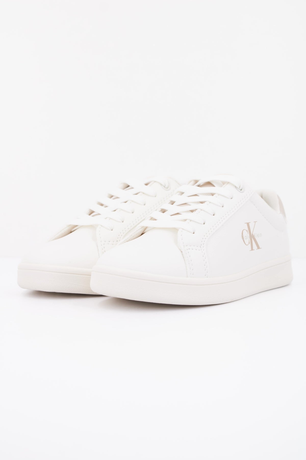 CALVIN KLEIN LOW CUT LACE UP en color BEIS  (2)
