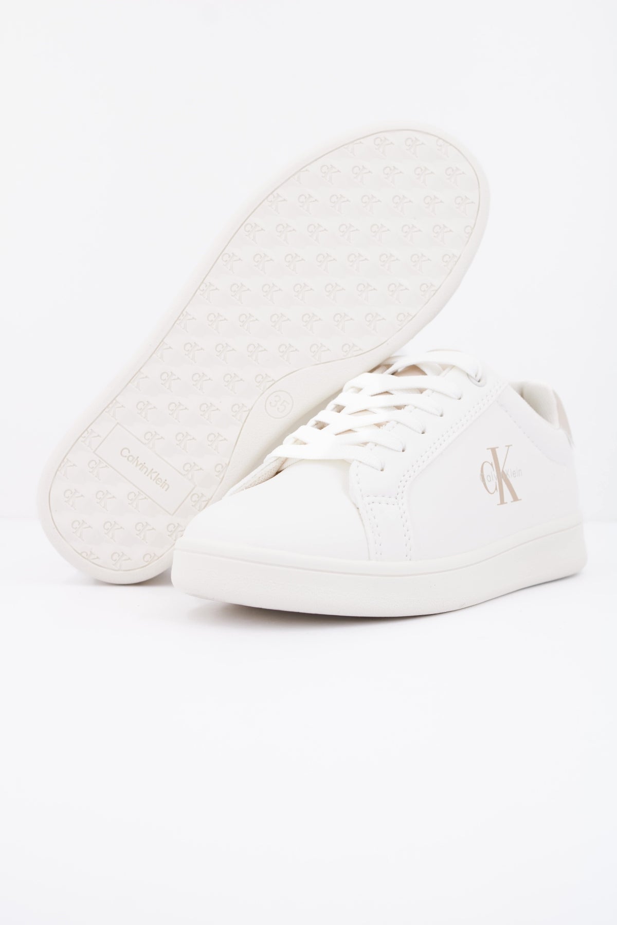 CALVIN KLEIN LOW CUT LACE UP en color BEIS  (5)