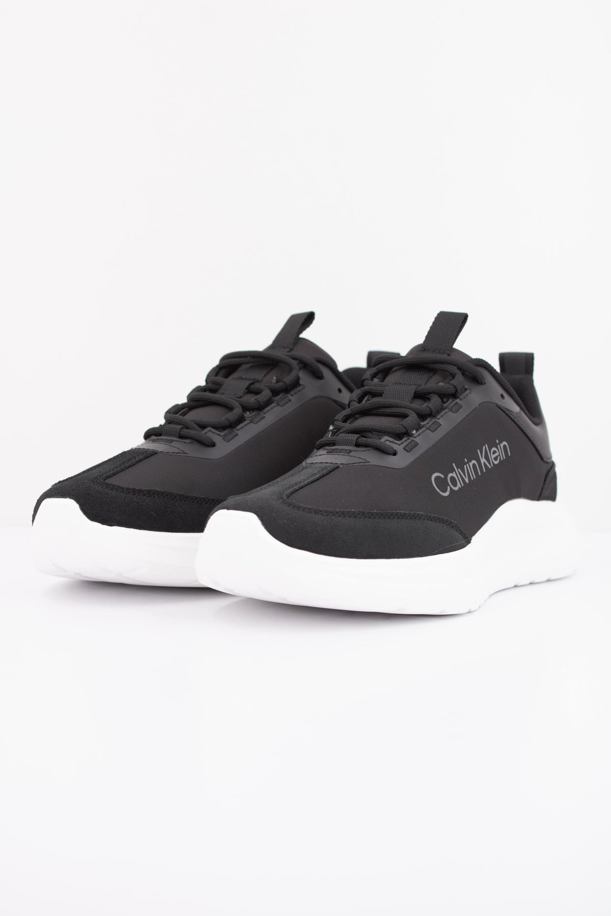 CALVIN KLEIN LIGHT EVA RUNNER NYL-SUE en color NEGRO  (2)