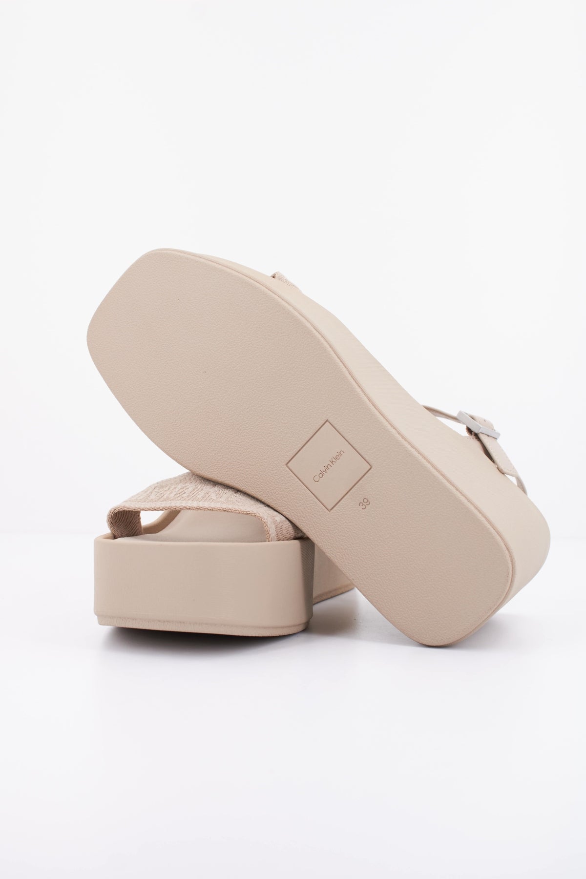 CALVIN KLEIN WEDGE  SNDL WEBBING LT en color BEIS  (5)