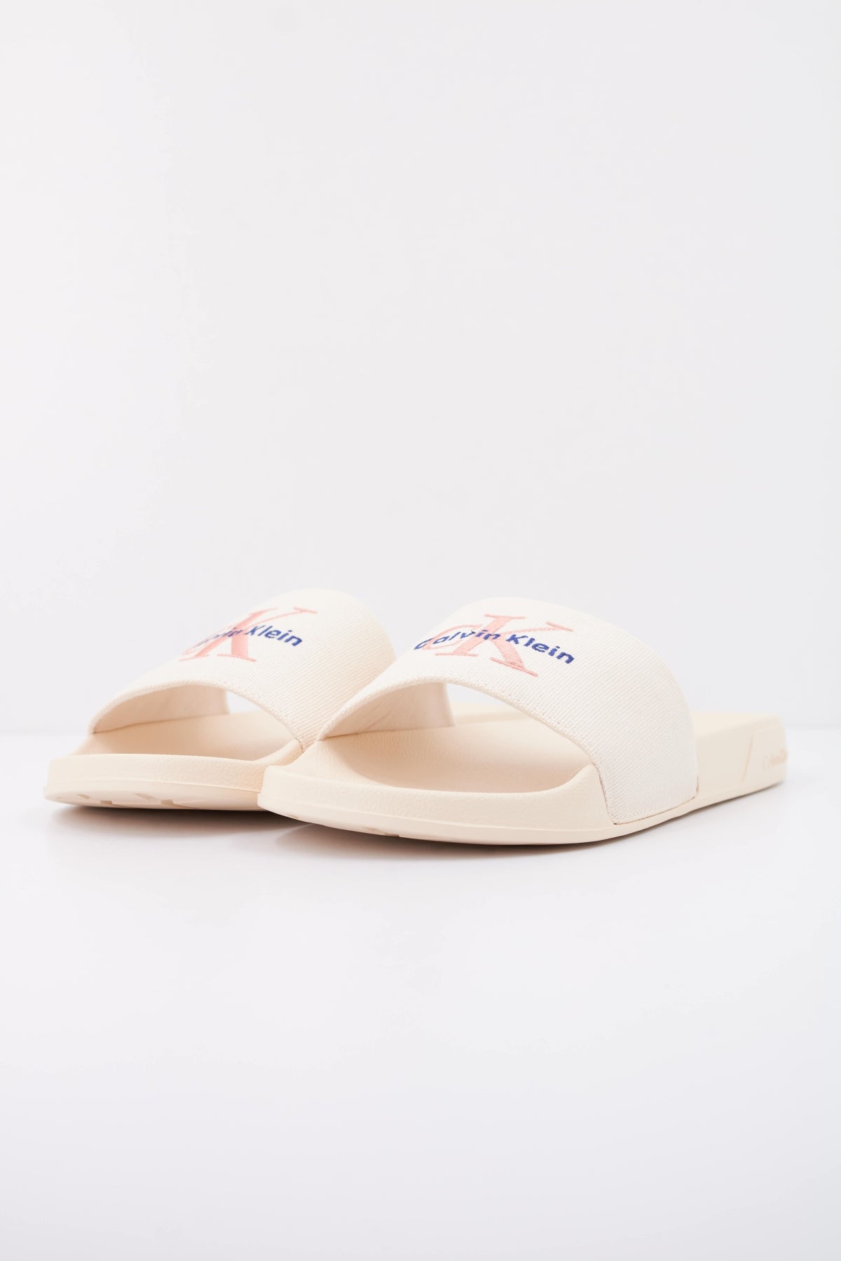 CALVIN KLEIN ESS SLIDE CV en color BEIS  (2)
